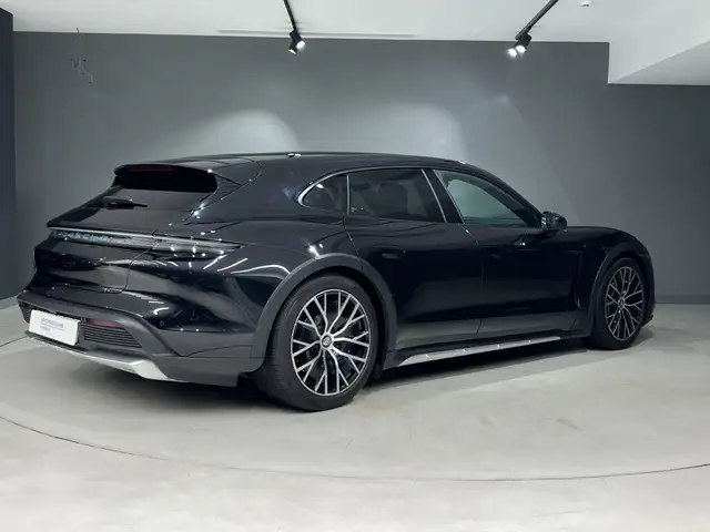 Porsche Taycan view 5