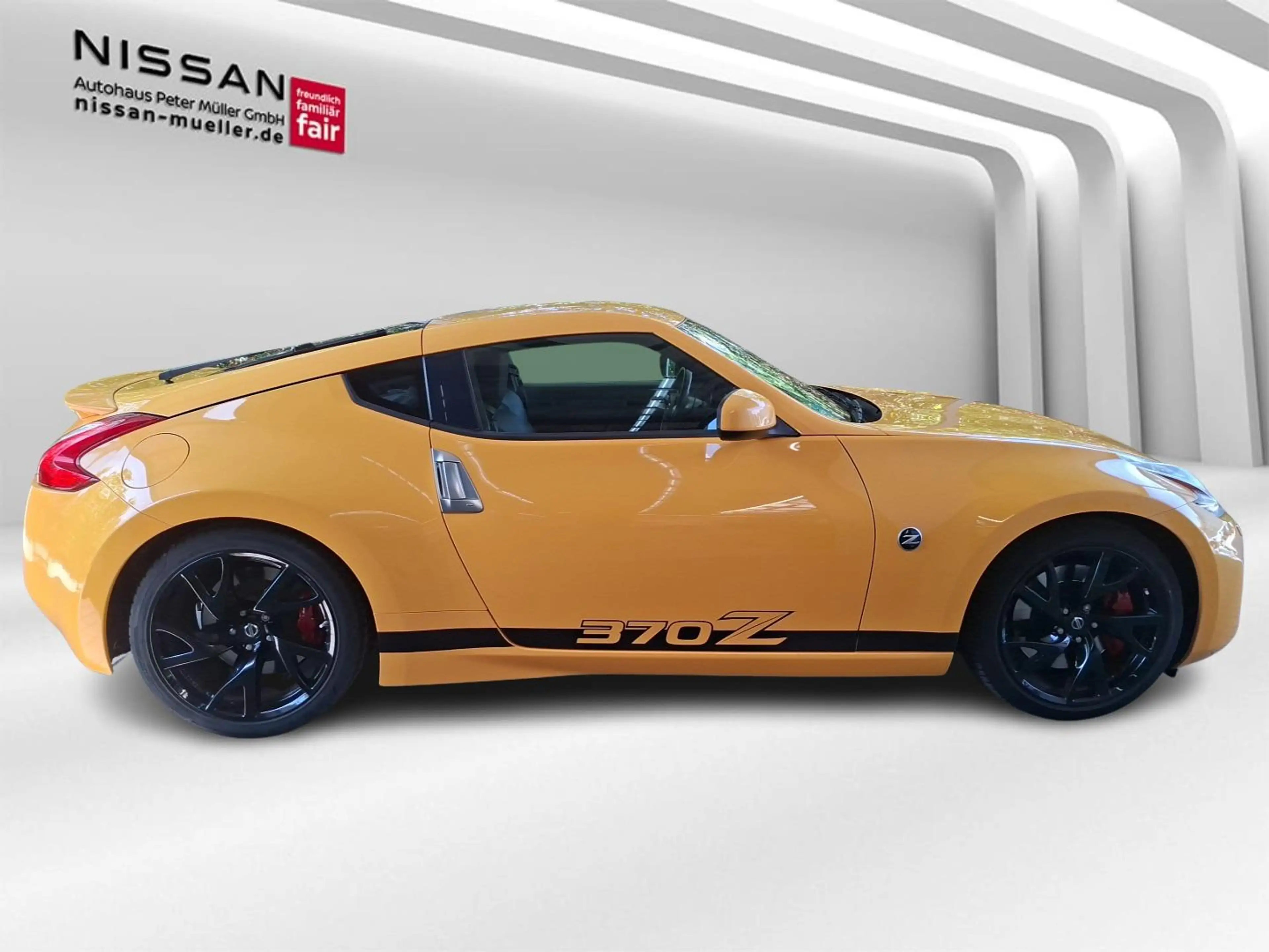 Nissan 370Z Coupe Pack 7AT Automatik Navi Kamera19" — photo 4