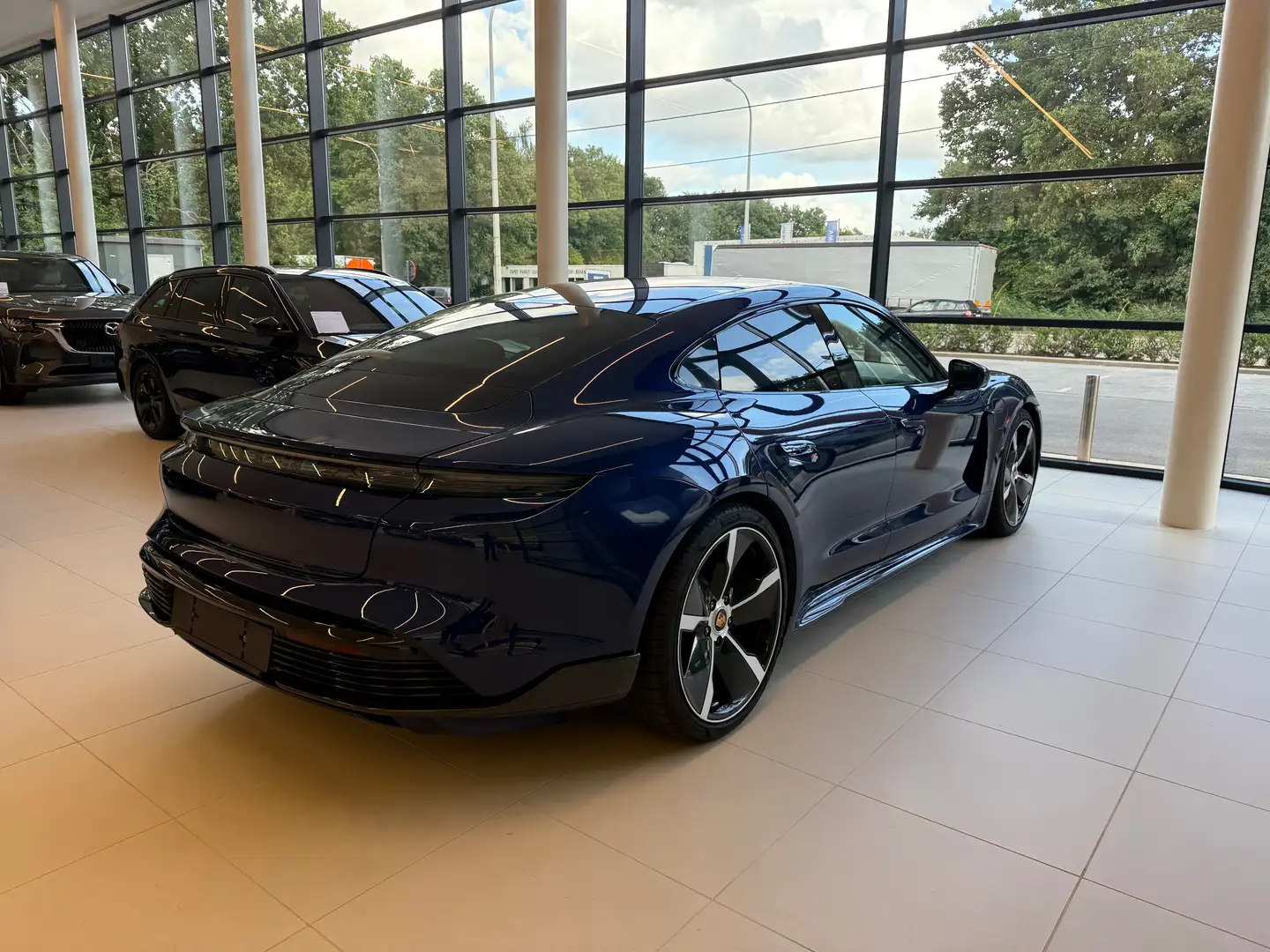 Porsche Taycan 4S Bleu - 2