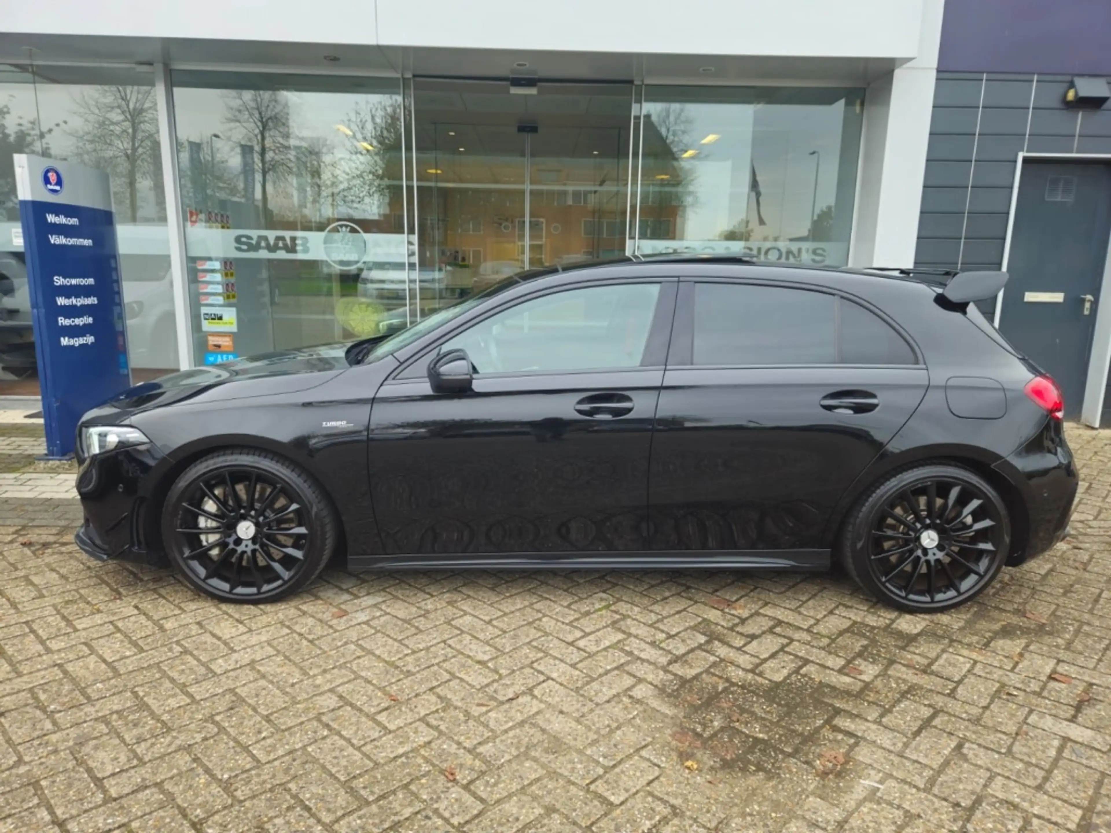 Mercedes-Benz A 35 AMG 4M Ed. 1 Pano | Burmester | Akrapovic — photo 6