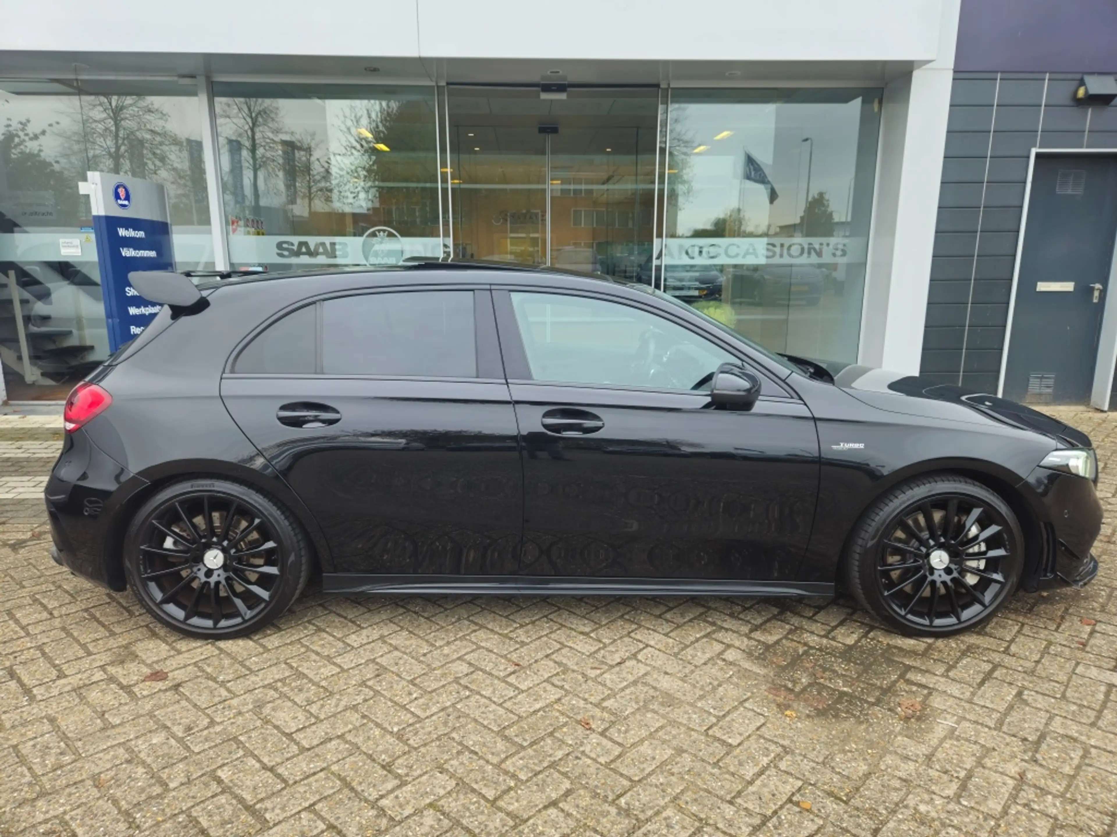 Mercedes-Benz A 35 AMG 4M Ed. 1 Pano | Burmester | Akrapovic — photo 5