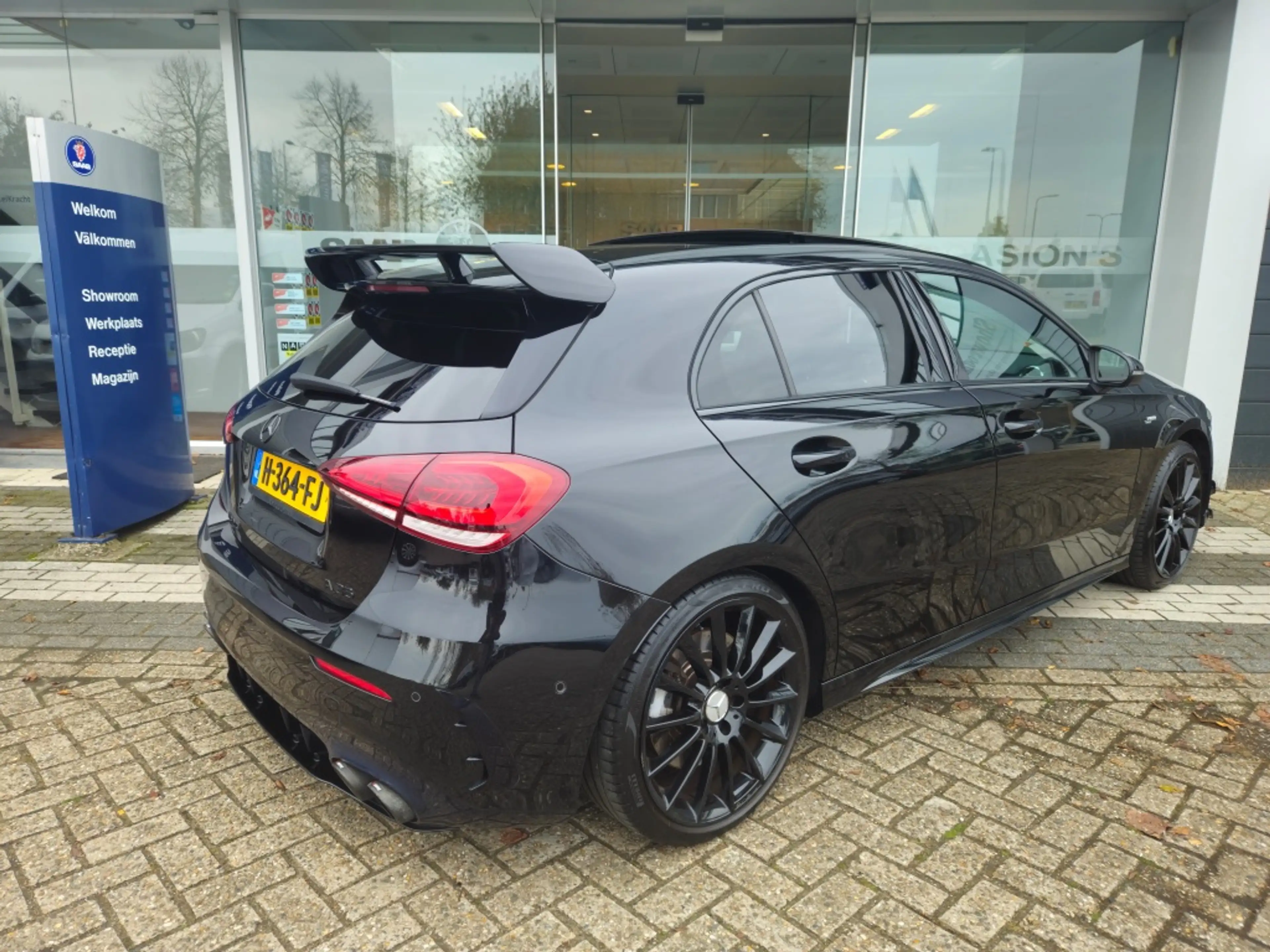 Mercedes-Benz A 35 AMG 4M Ed. 1 Pano | Burmester | Akrapovic — photo 2