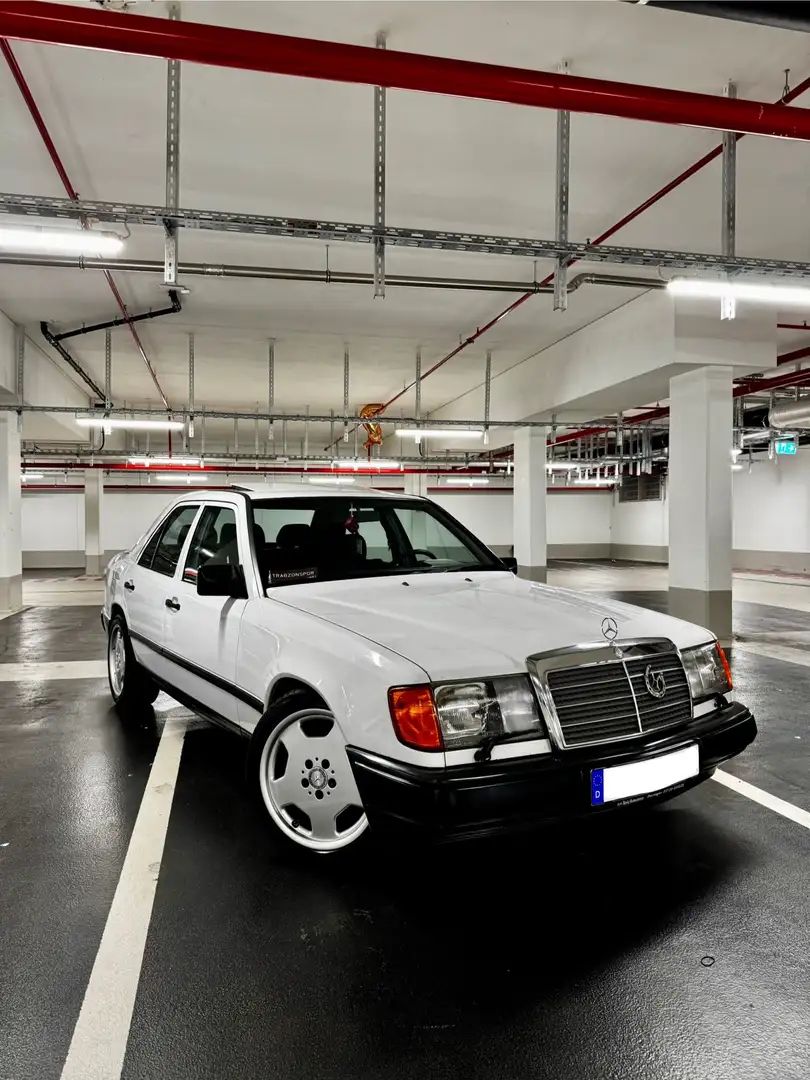 Mercedes-Benz E 260 - 1