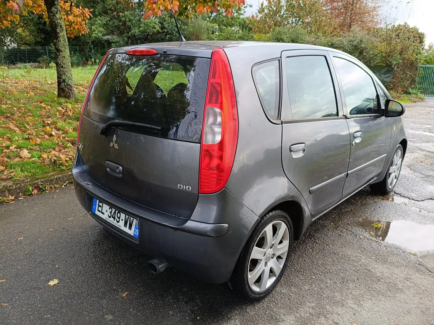 Mitsubishi Colt Colt 1.5 DI-D 95 AllShift Invite Gris - 2