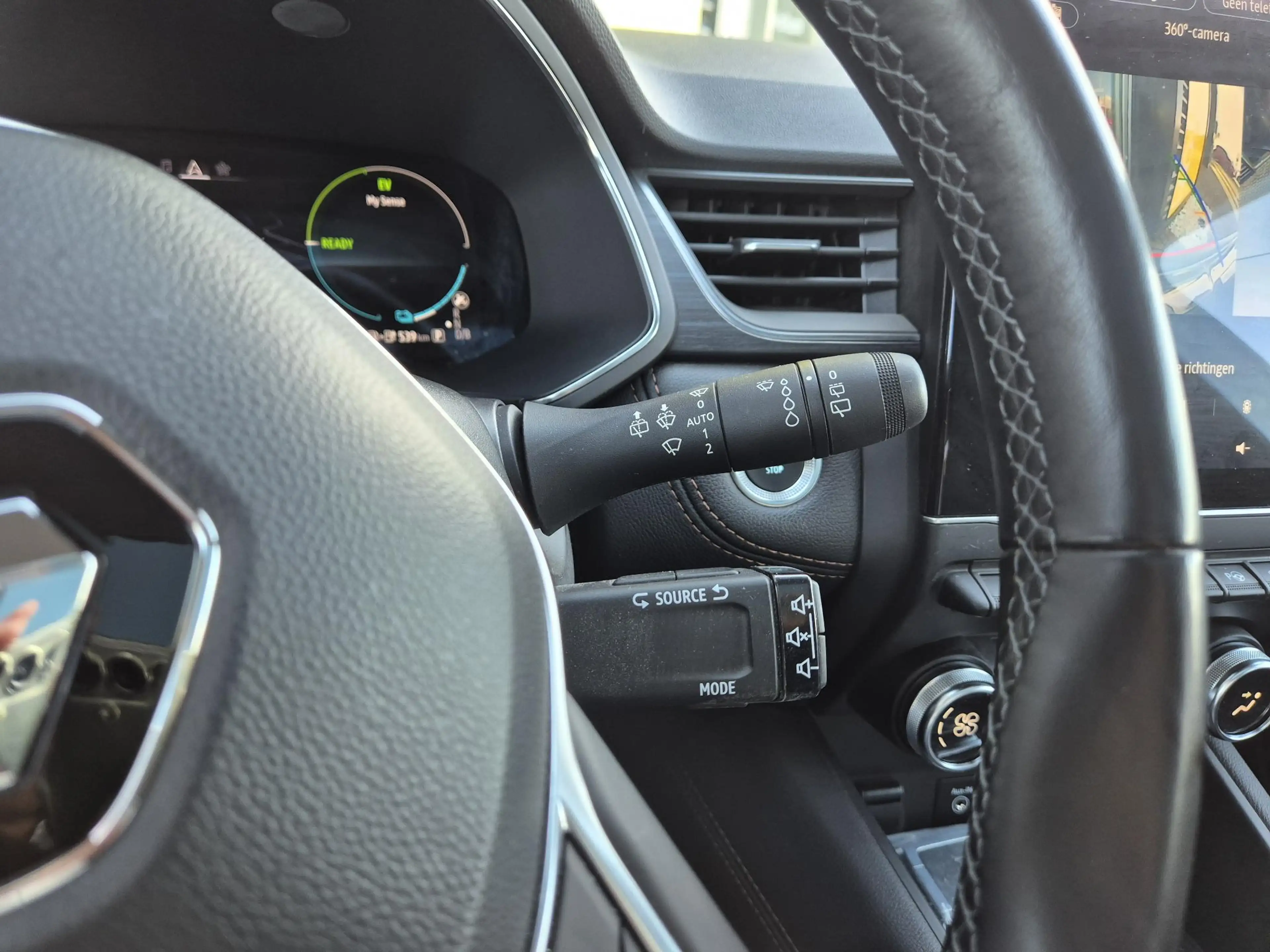 Renault Captur 1.6 E-Tech Plug-in Hybrid 160 Initiale Paris TOP m — photo 12