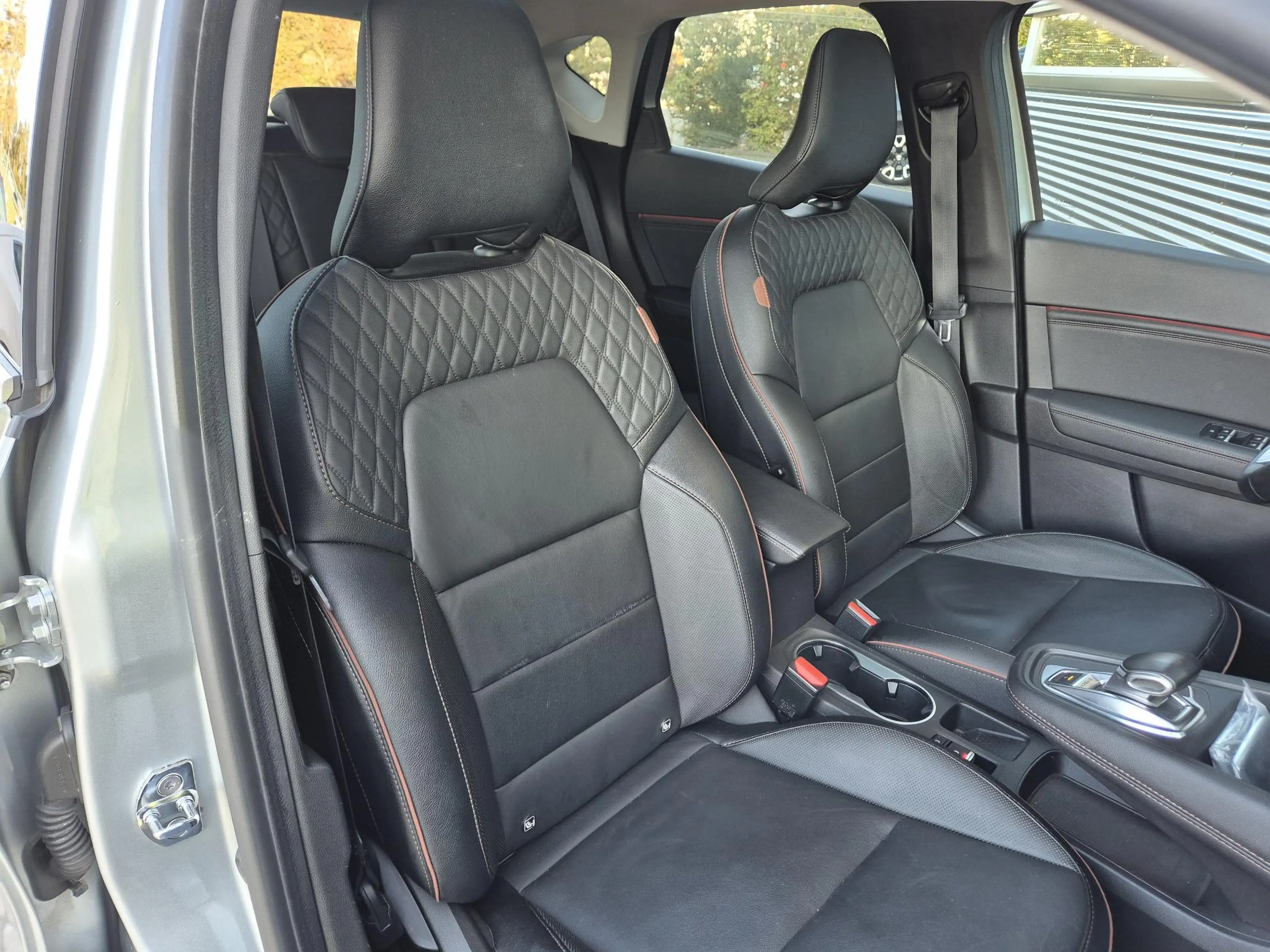 Renault Captur 1.6 E-Tech Plug-in Hybrid 160 Initiale Paris TOP m — photo 30