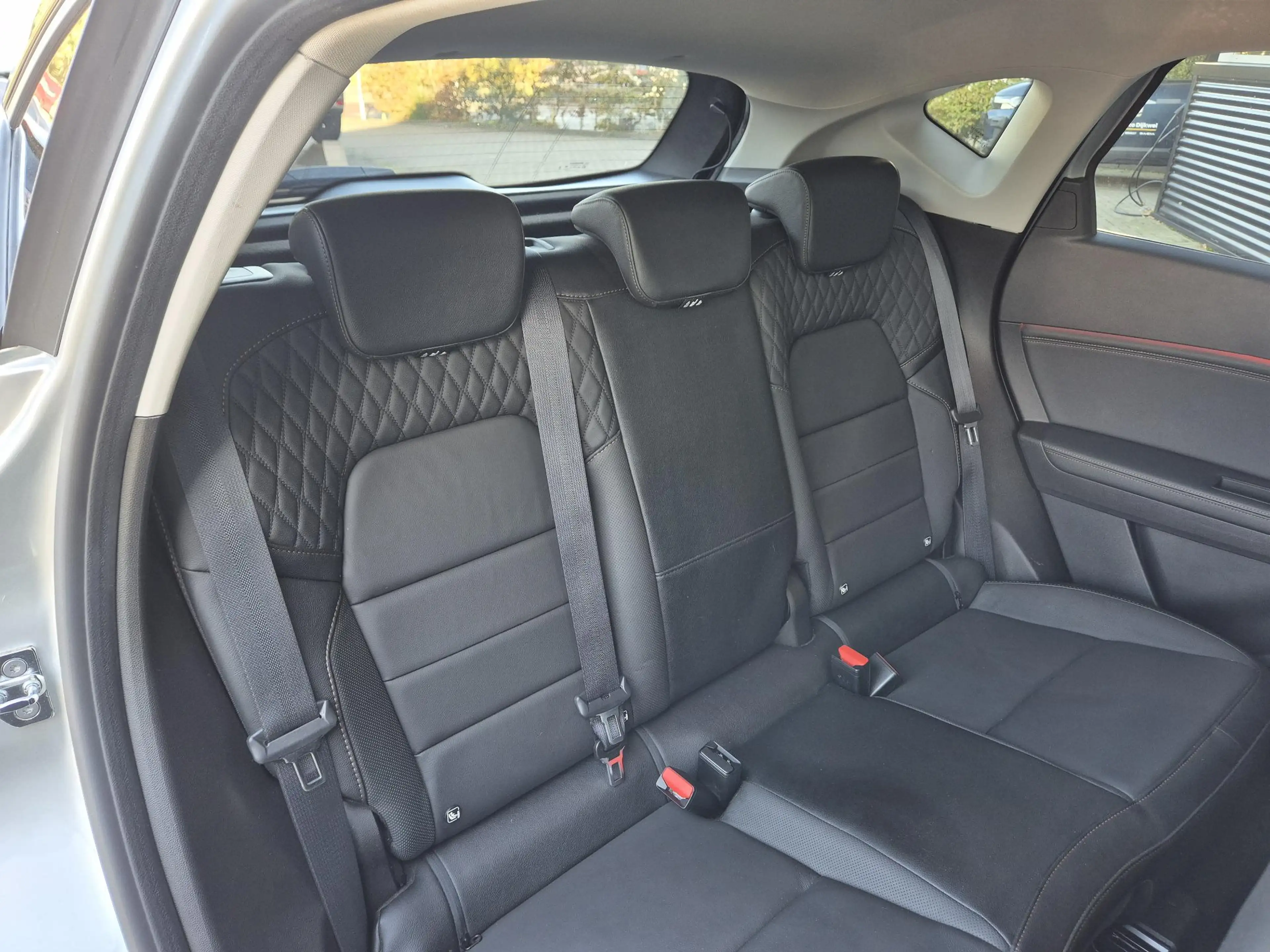 Renault Captur 1.6 E-Tech Plug-in Hybrid 160 Initiale Paris TOP m — photo 34