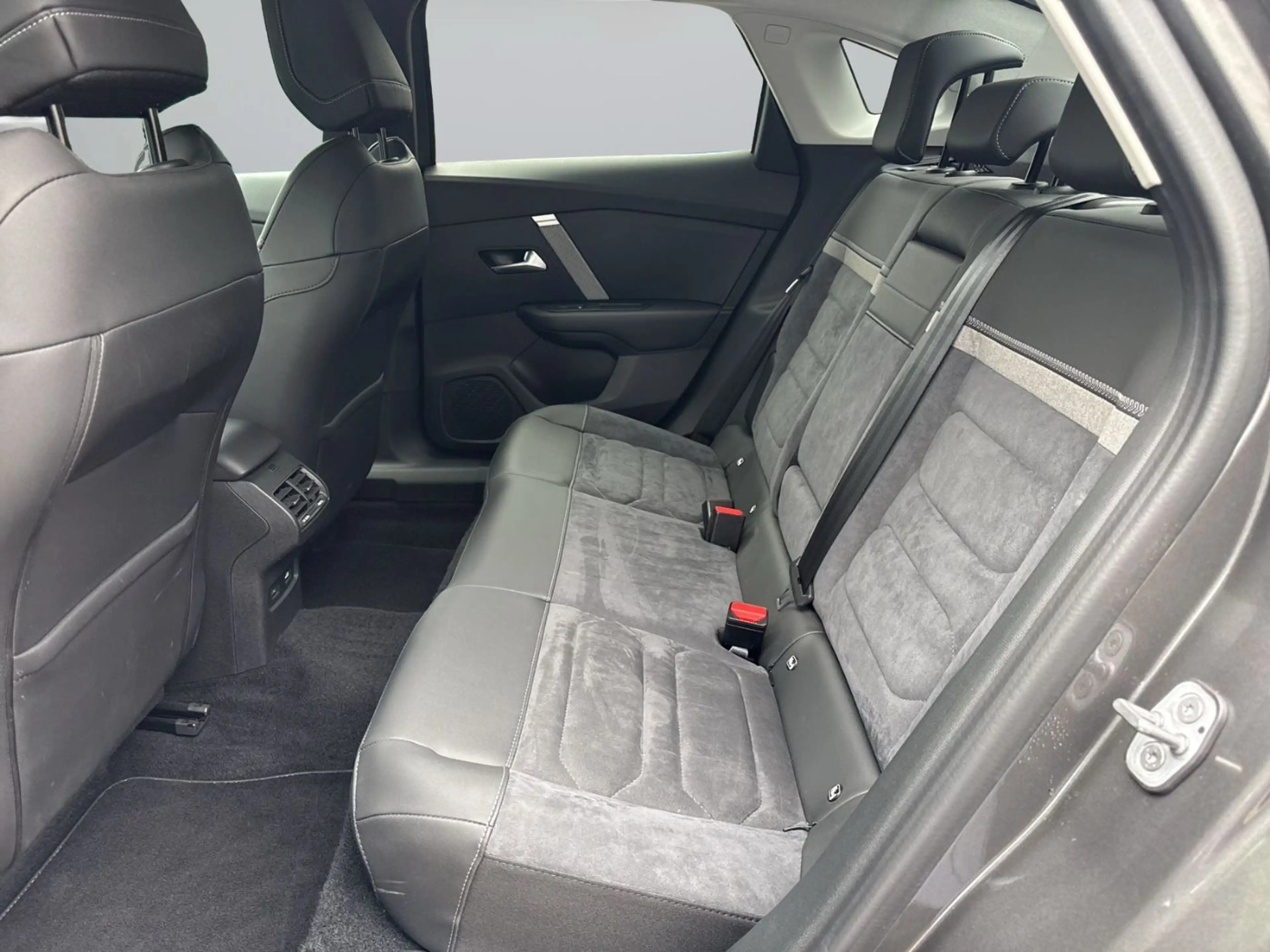 Citroen C4 X Citroën ë-  e  e-Shine ACC+Alcantara+LED — photo 12