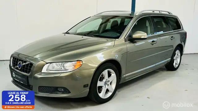 Volvo V70 2.5FT Summum LEER / XENON
