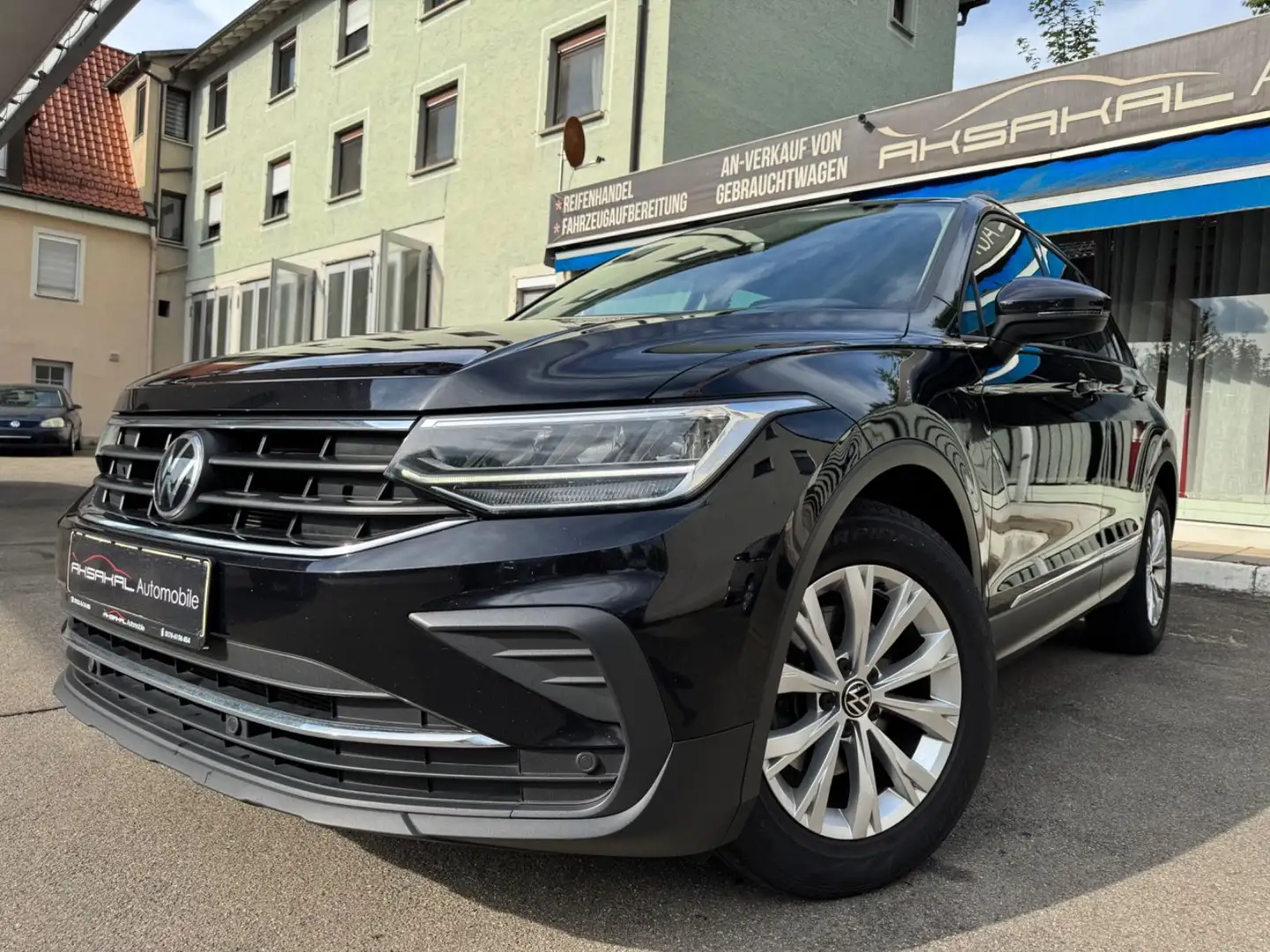 Volkswagen Tiguan Life 1.5 TSI*DSG*LED*NAVI*RFK*1. Hand* Nero - 1
