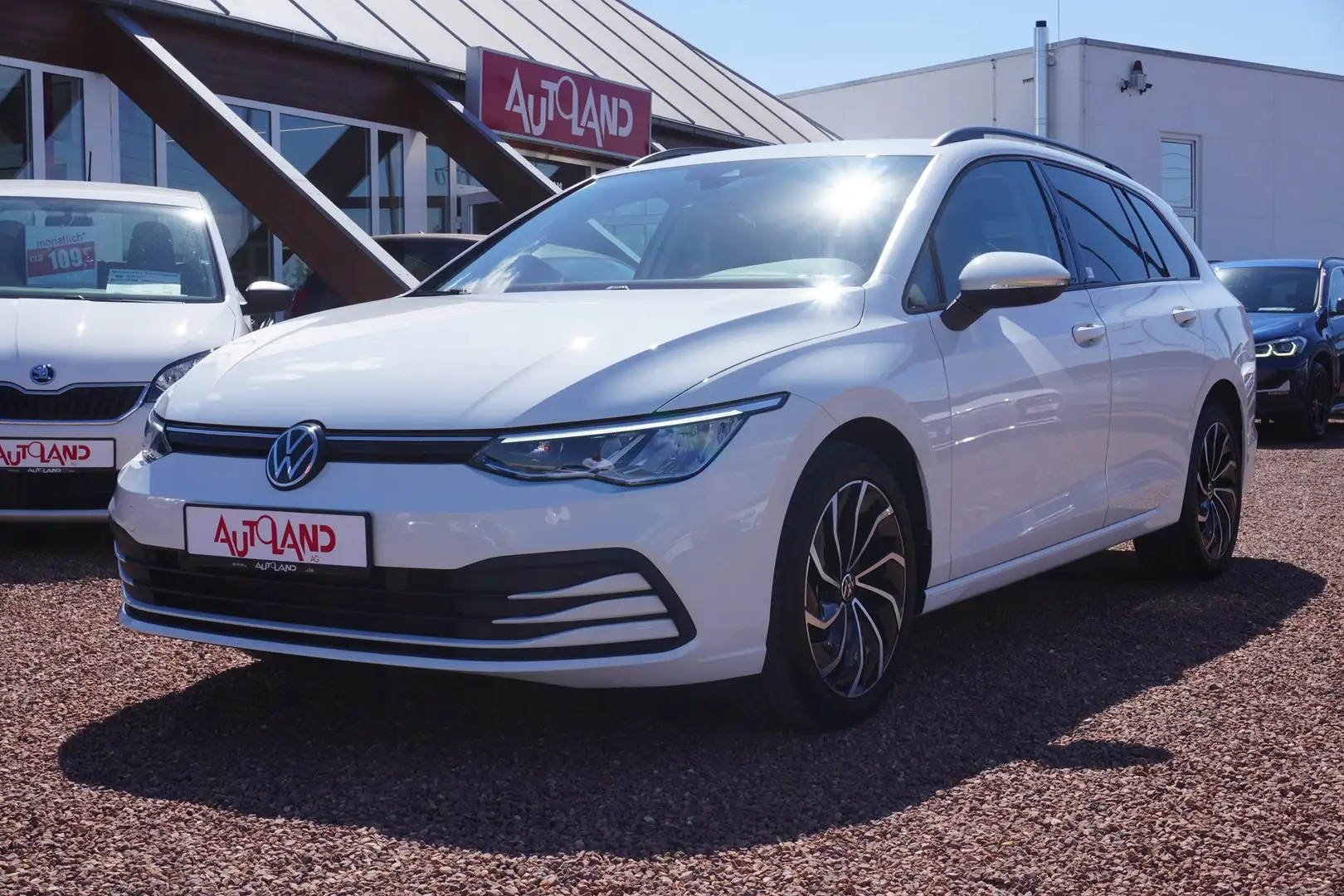 Volkswagen Golf VIII Variant 1.5 eTSI DSG Life LED Navi ACC Weiß - 2