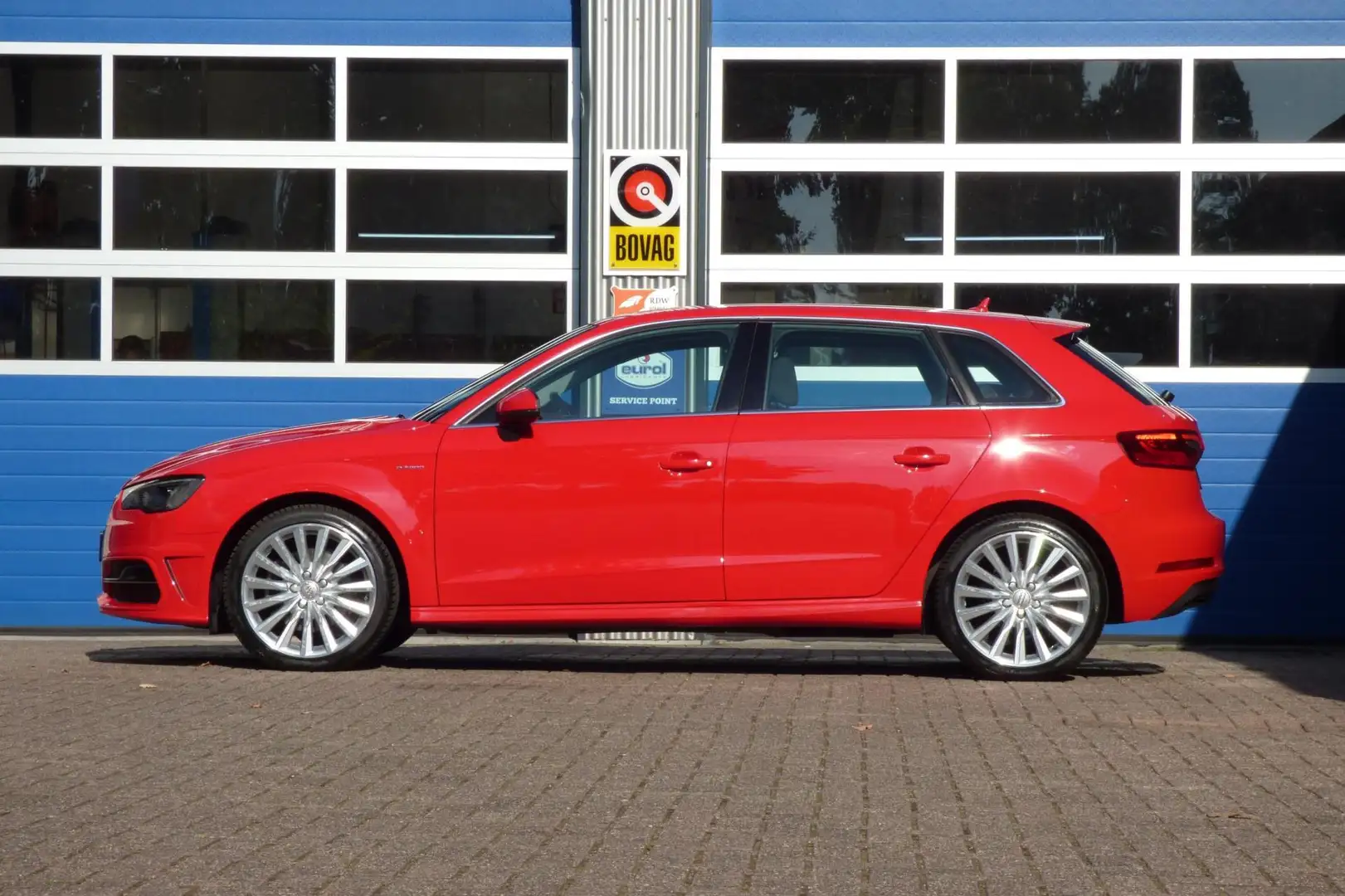 Audi A3 Sportback 1.4 e-tron PHEV Ambition Pro Line plus Rood - 2