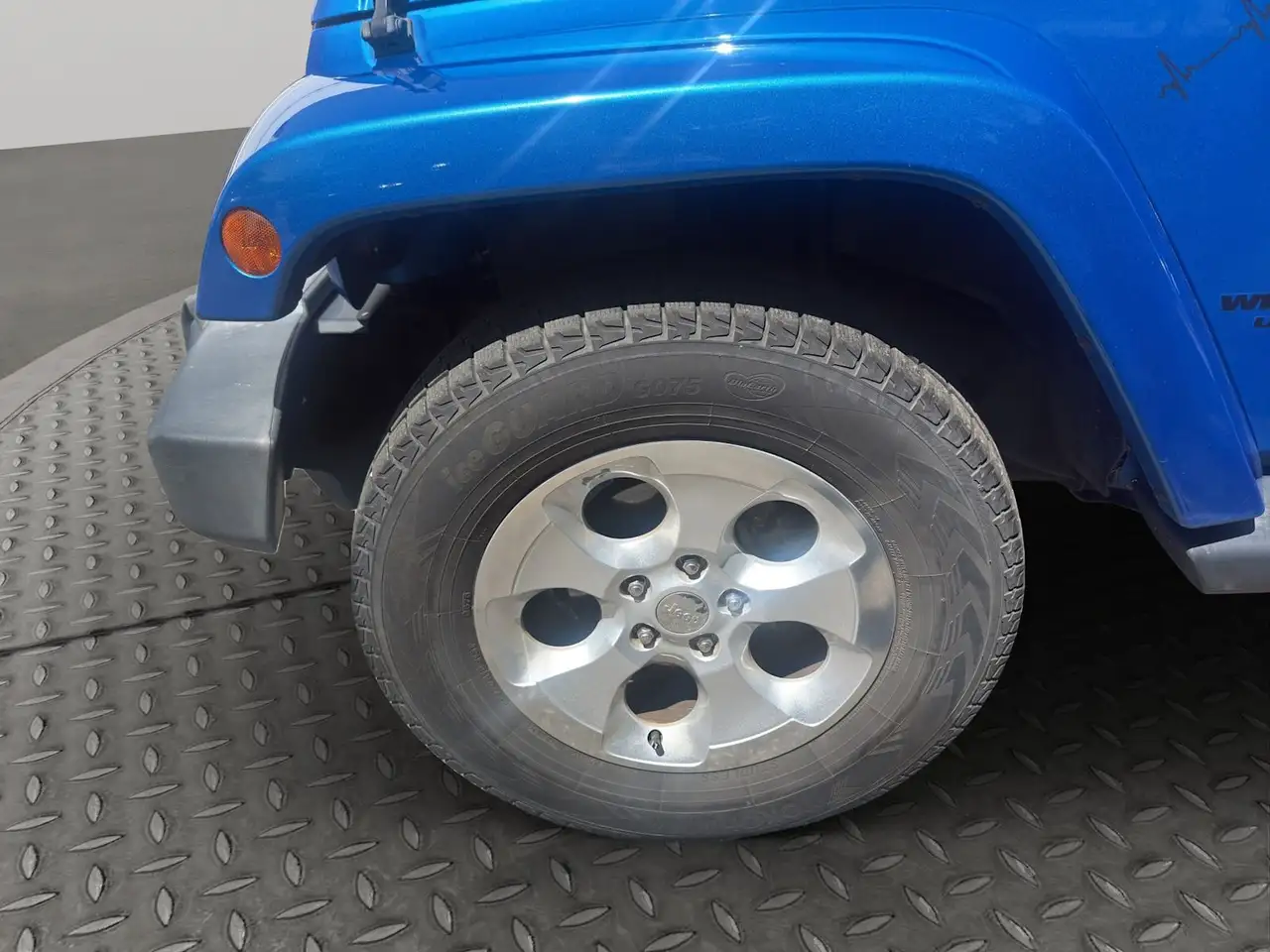 Jeep Wrangler снимка Jeep Wrangler