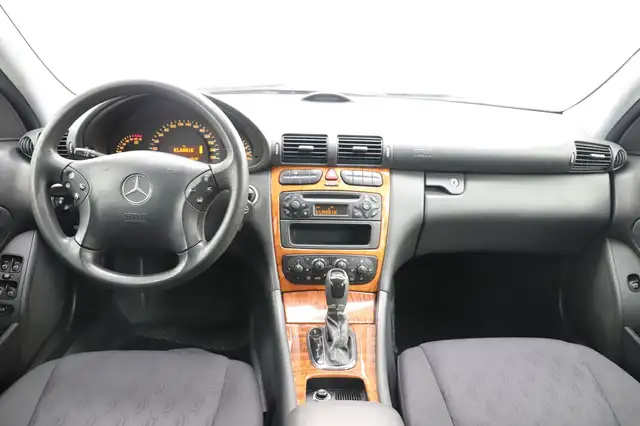 Mercedes-Benz C-Class view 14