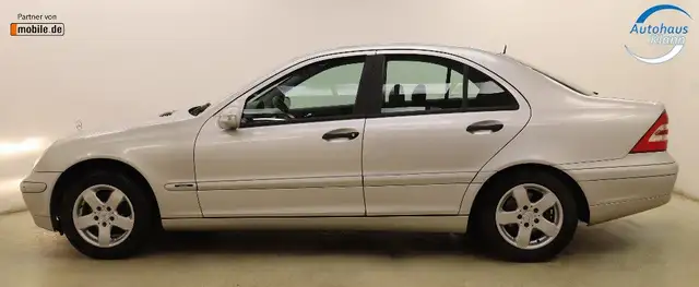 Mercedes-Benz C-Class view 4