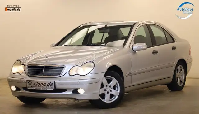 Mercedes-Benz C-Class view 3