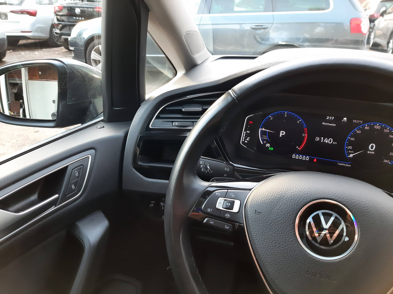 Volkswagen Touran Highline BMT/Start-Stopp Panorama — photo 11