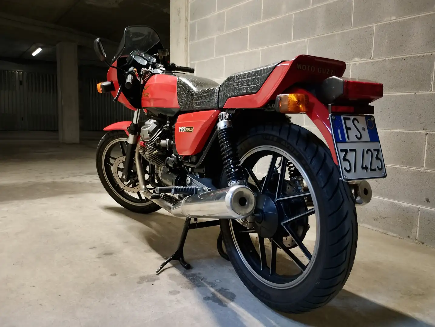 Moto Guzzi V 50 Rojo - 1