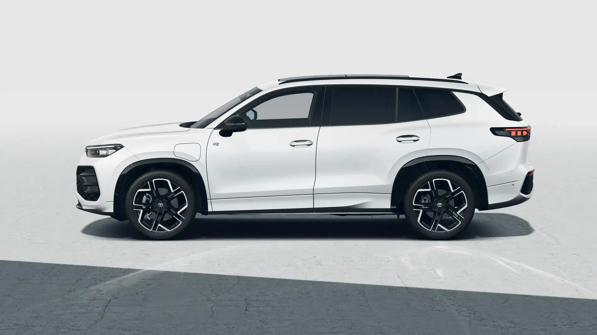 Volkswagen Tayron 1.5 eHybrid 204 6DSG R-Line Edition Automaat | Bla Wit - 2