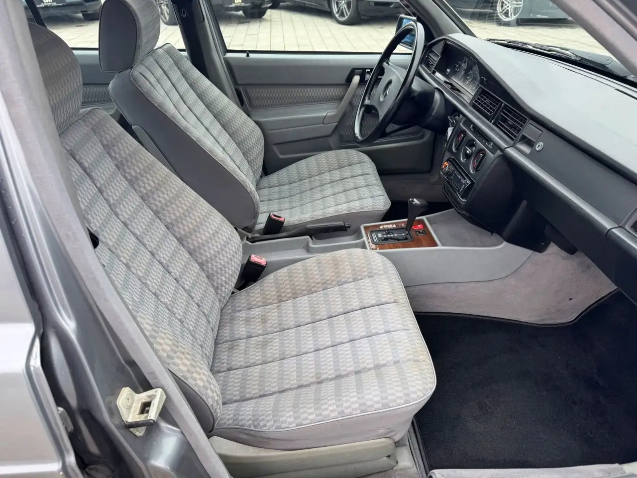 Mercedes-Benz 190 E 2.0 AUTOMATIK/H-KENNZEICHEN/SERVO, foto 7