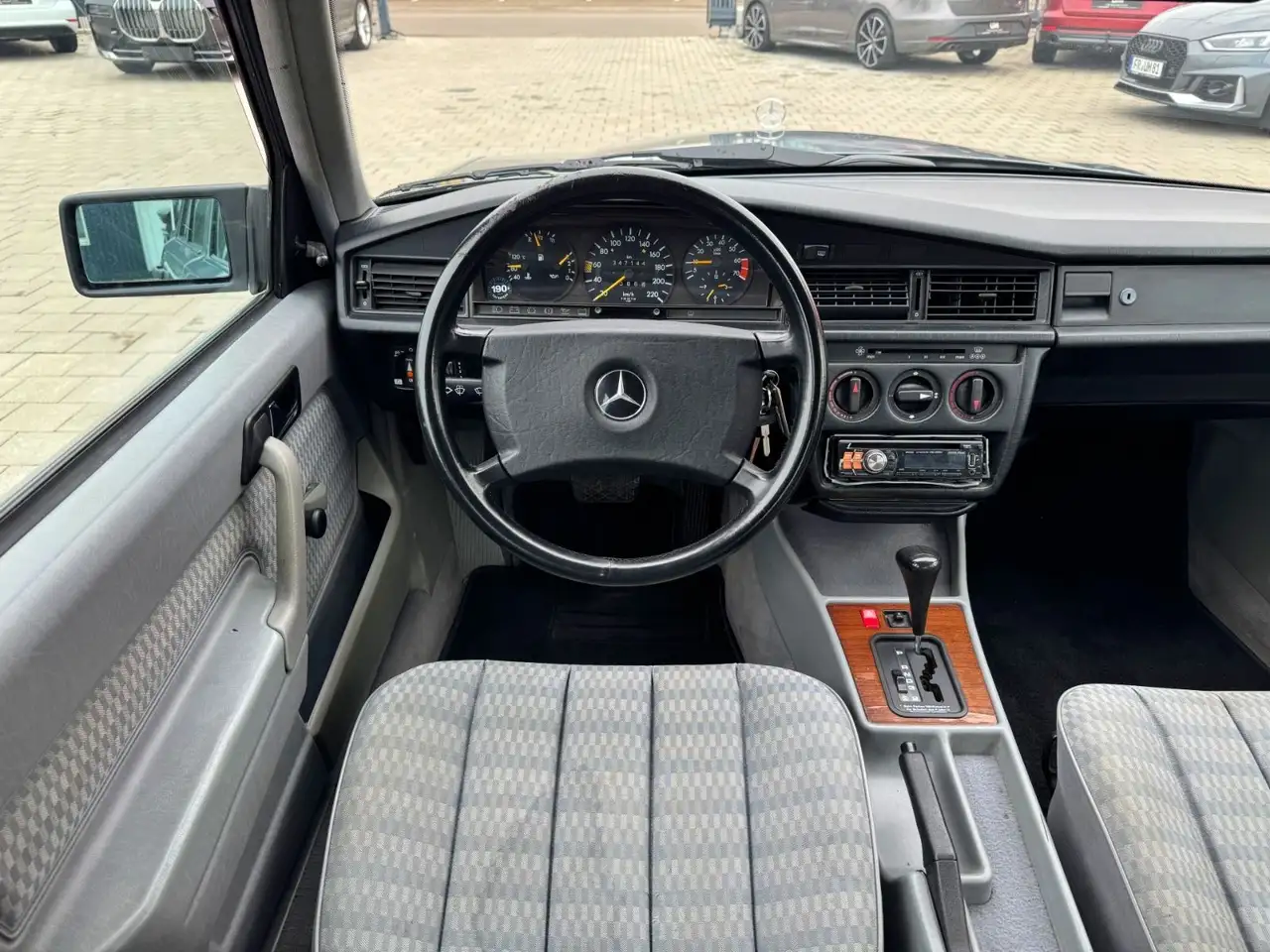 Mercedes-Benz 190 E 2.0 AUTOMATIK/H-KENNZEICHEN/SERVO, foto 9