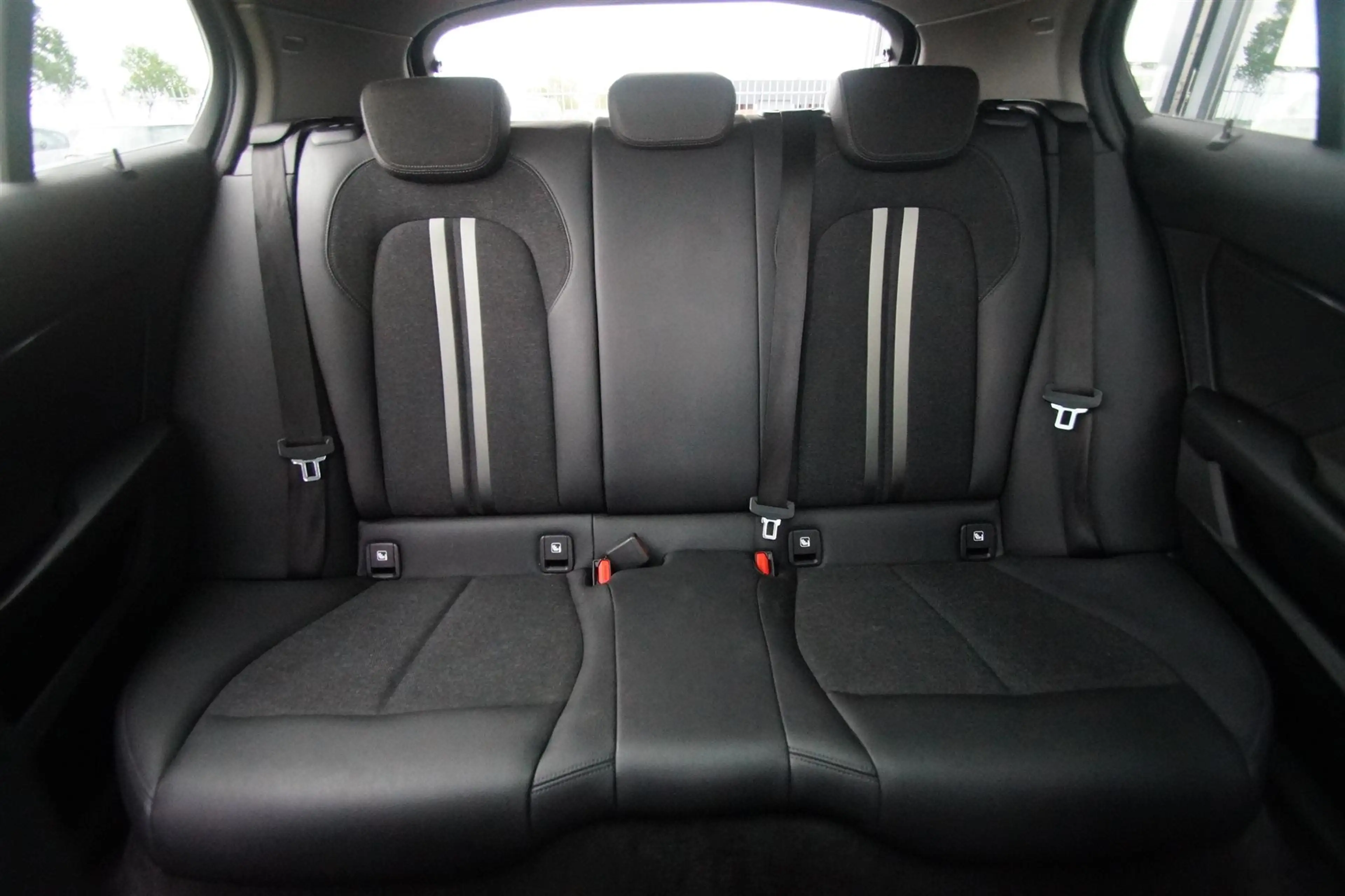 BMW 118 118i Sport Line | LED | Harman/Kardon | Panoramada — photo 14