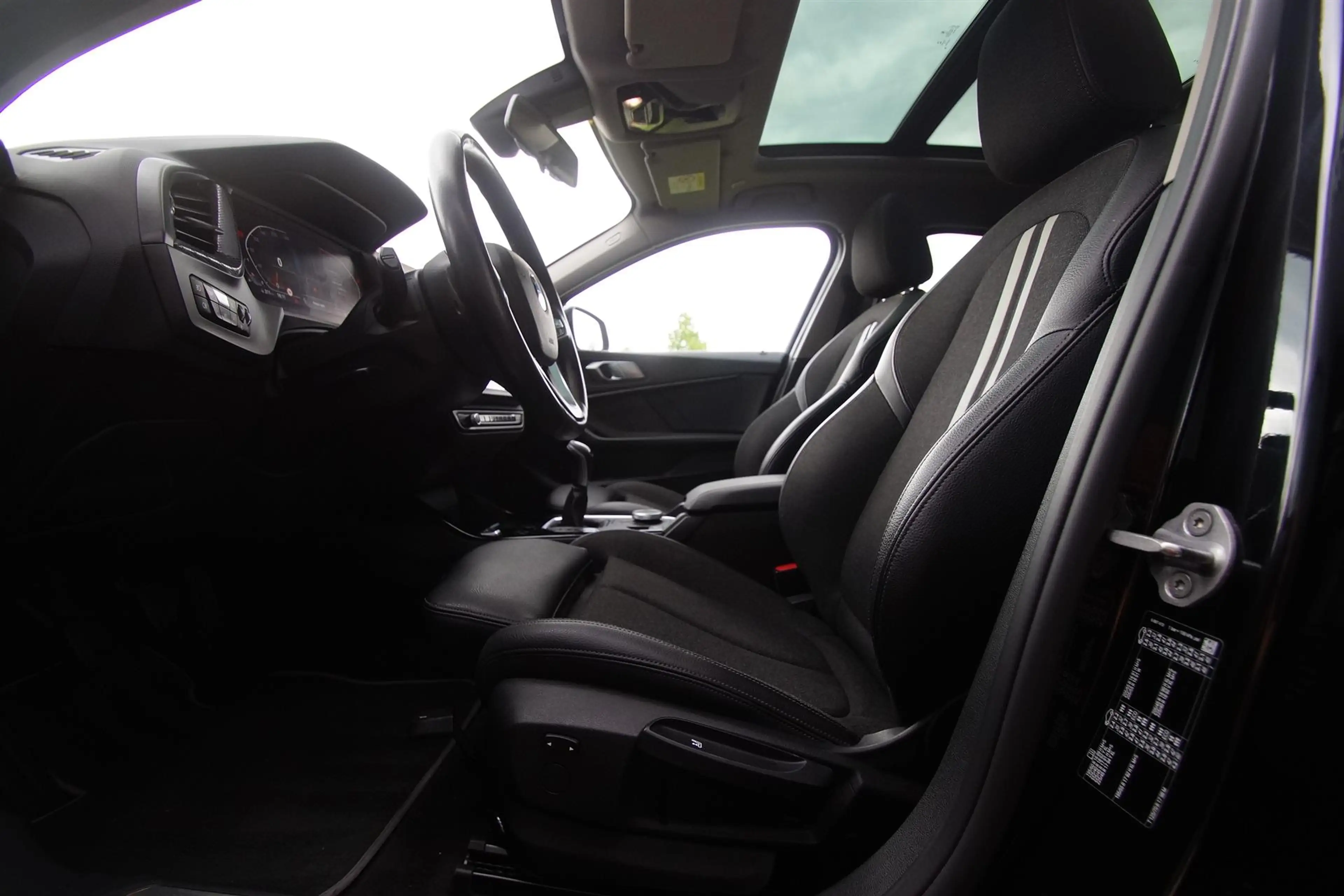 BMW 118 118i Sport Line | LED | Harman/Kardon | Panoramada — photo 41
