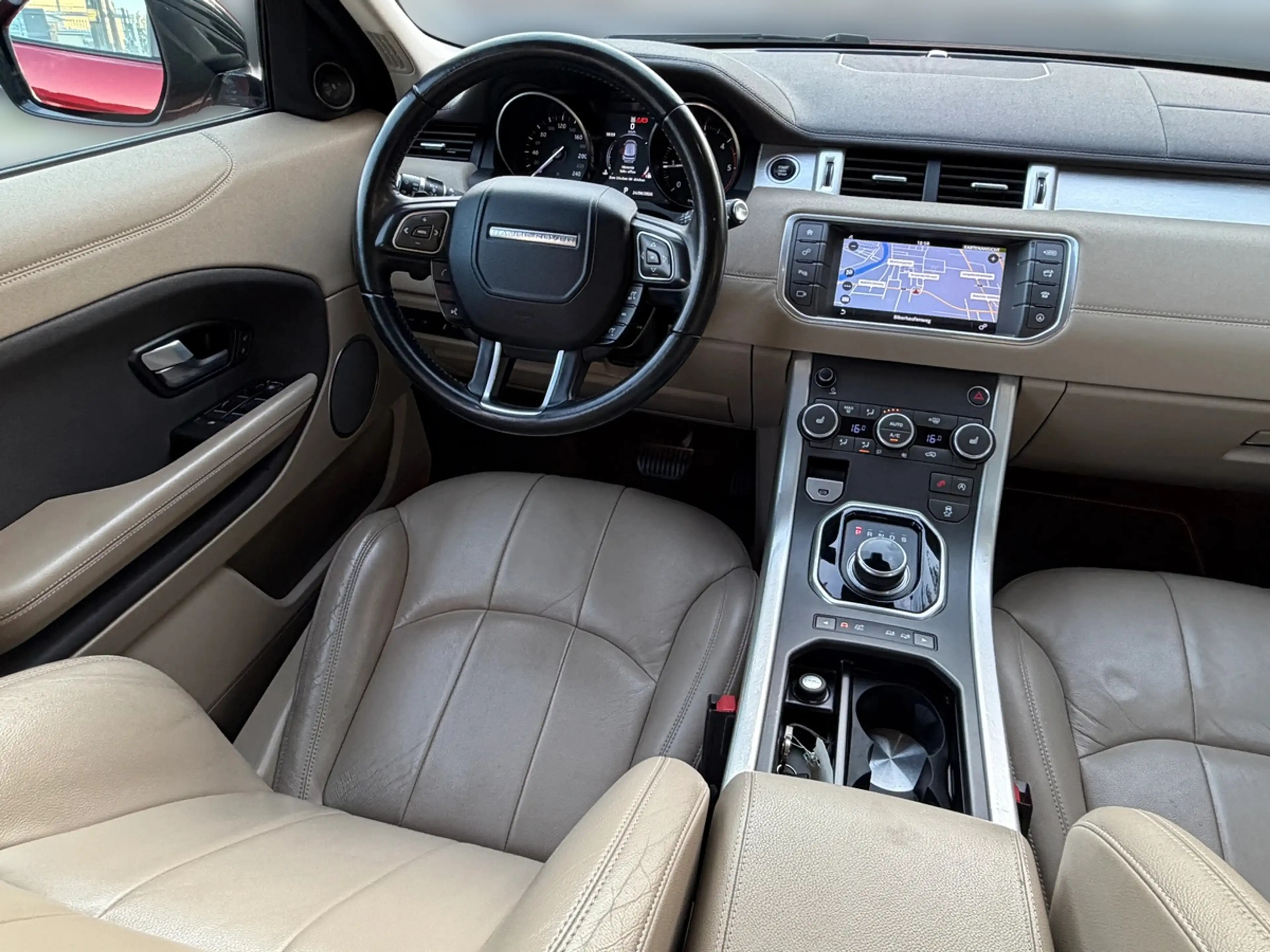 Land Rover Range Rover Evoque 2.0 Td4 SE — photo 9
