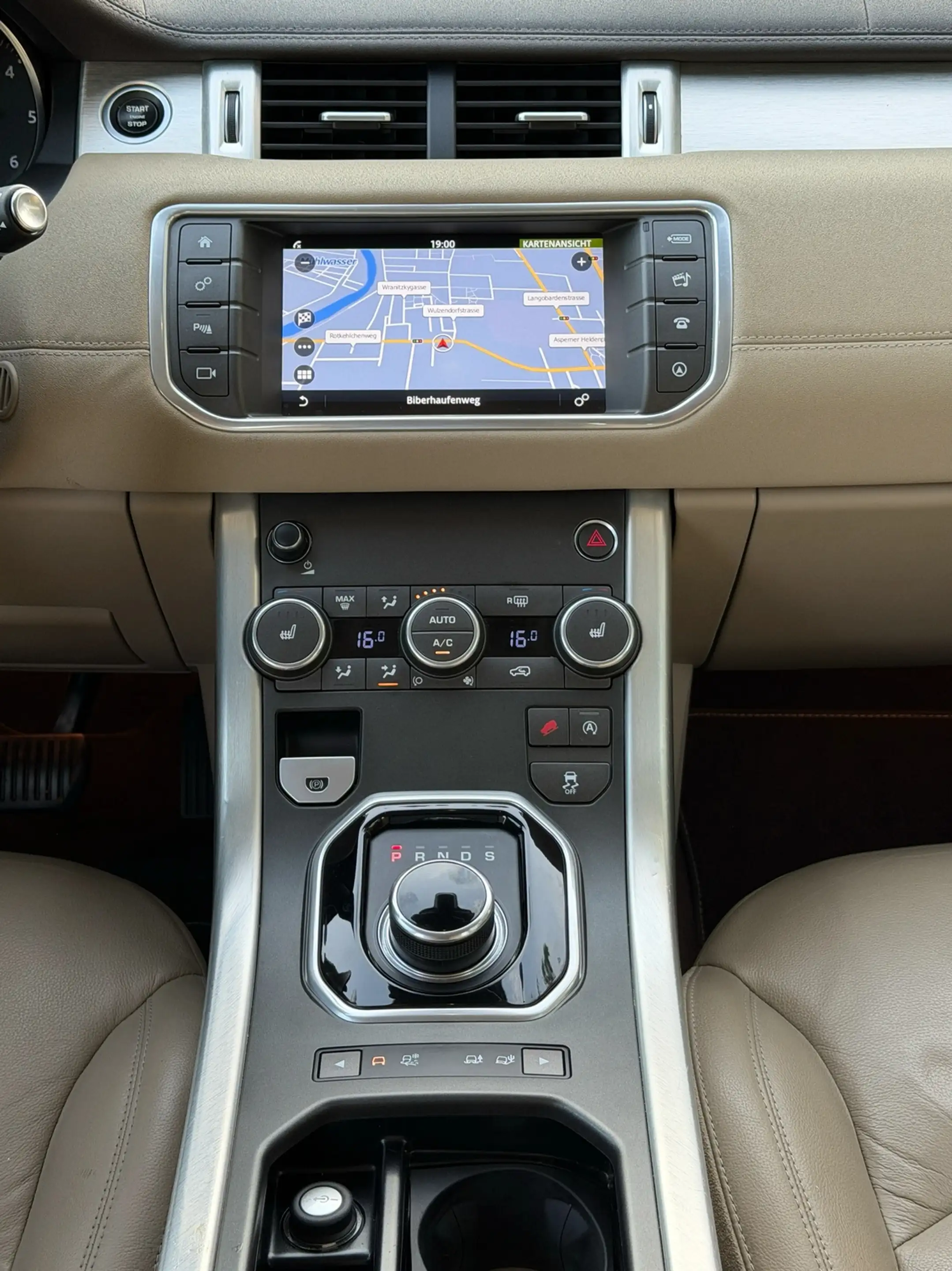 Land Rover Range Rover Evoque 2.0 Td4 SE — photo 10