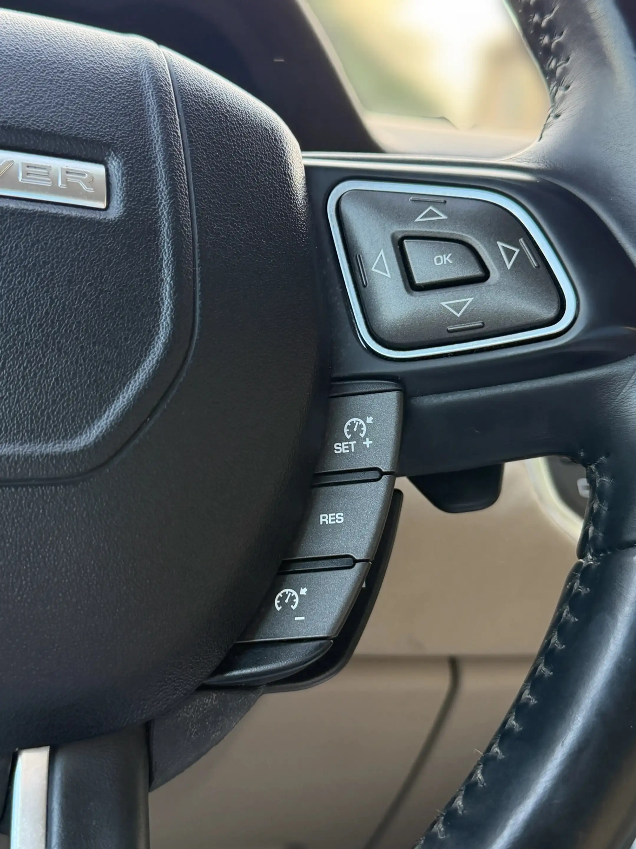 Land Rover Range Rover Evoque 2.0 Td4 SE — photo 13