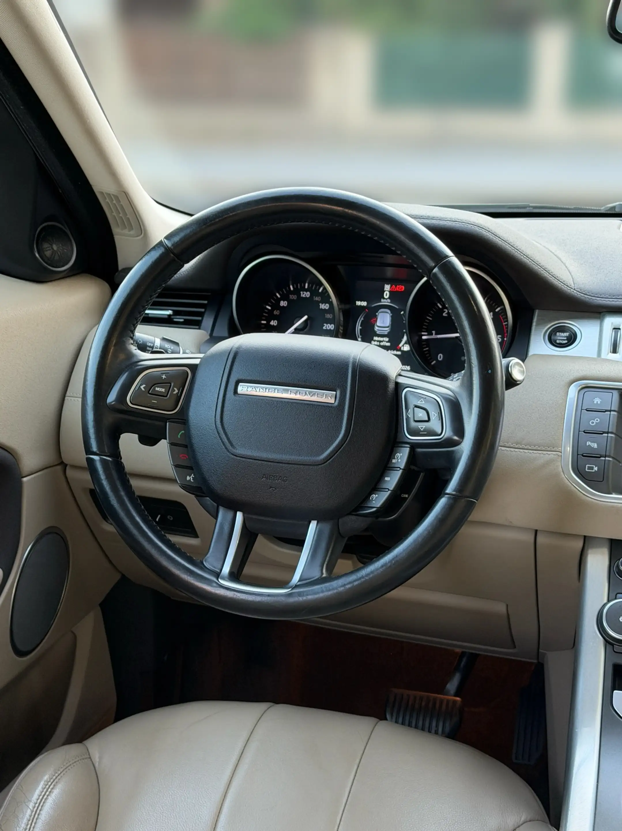 Land Rover Range Rover Evoque 2.0 Td4 SE — photo 11