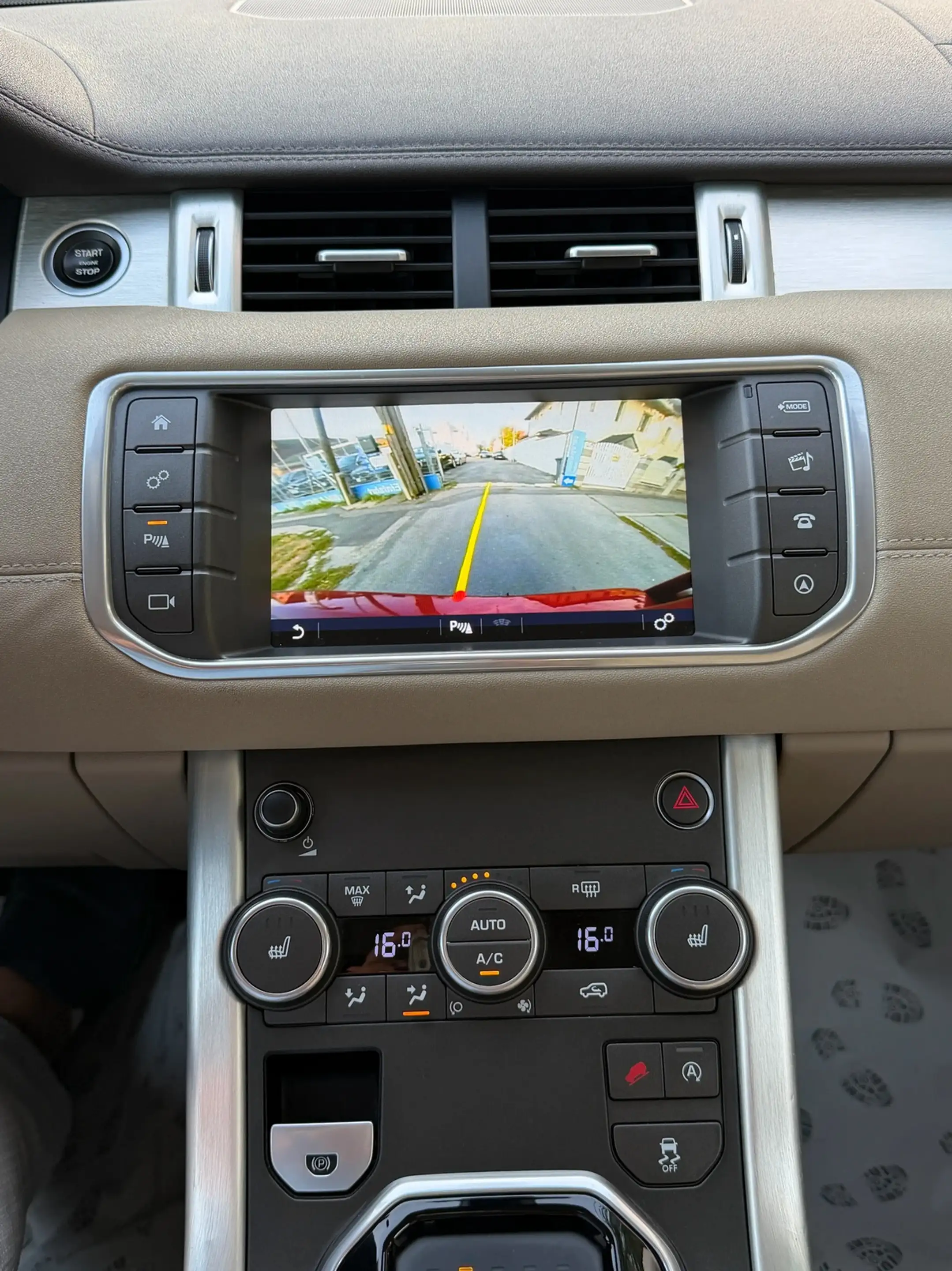 Land Rover Range Rover Evoque 2.0 Td4 SE — photo 15