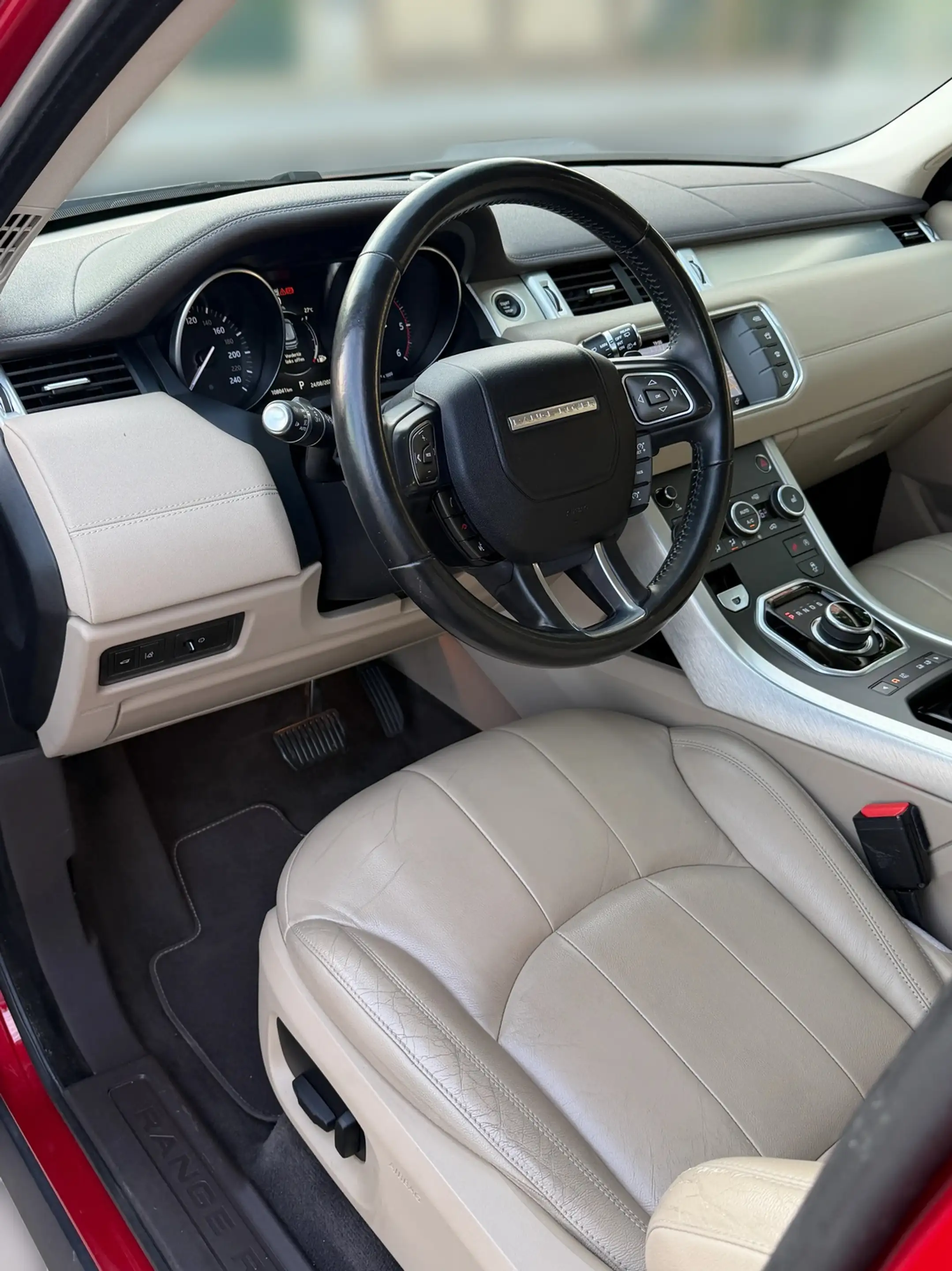 Land Rover Range Rover Evoque 2.0 Td4 SE — photo 12