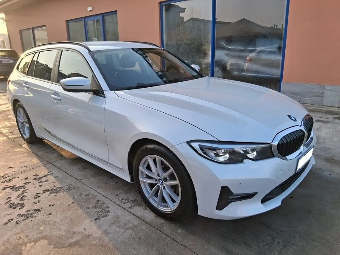 BMW 318 318d 48V Touring Business Advantage Blanc - 1