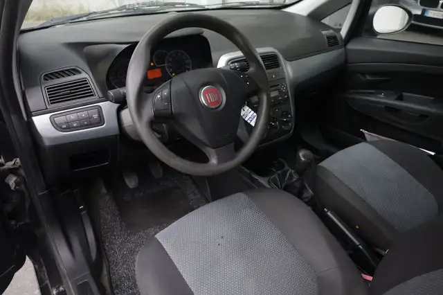 Fiat Grande Punto view 14