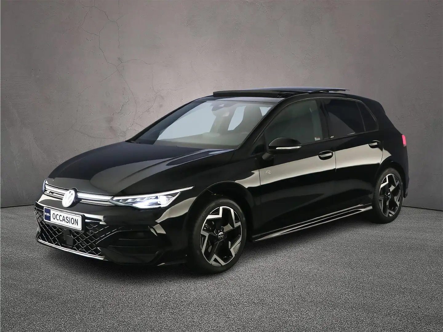 Volkswagen Golf R-Line Edition 1.5 eTSI 150pk DSG Automaat Panoram Zwart - 2