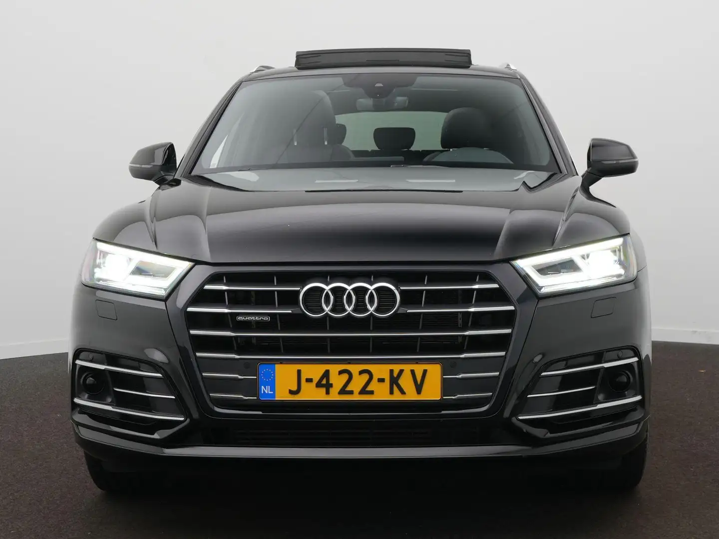 Audi Q5 55 TFSI e quattro Competition S-Line | Luchtvering Zwart - 2