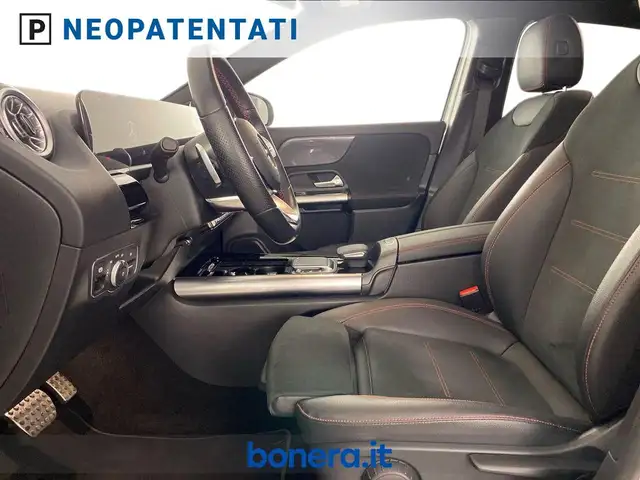 Mercedes-Benz Gla Class view 11