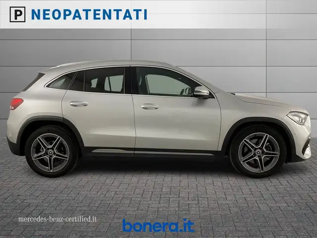 Mercedes-Benz Gla Class view 6