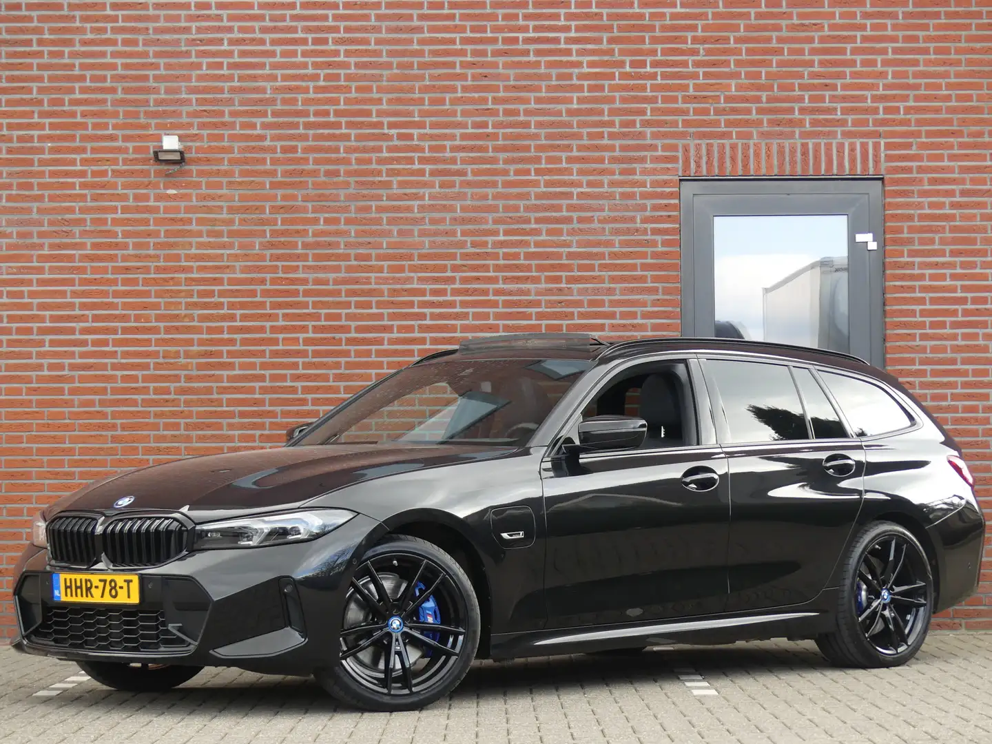 BMW 330 3-serie Touring 330e M-Sportpakket Panoramadak/Cam Negro - 1