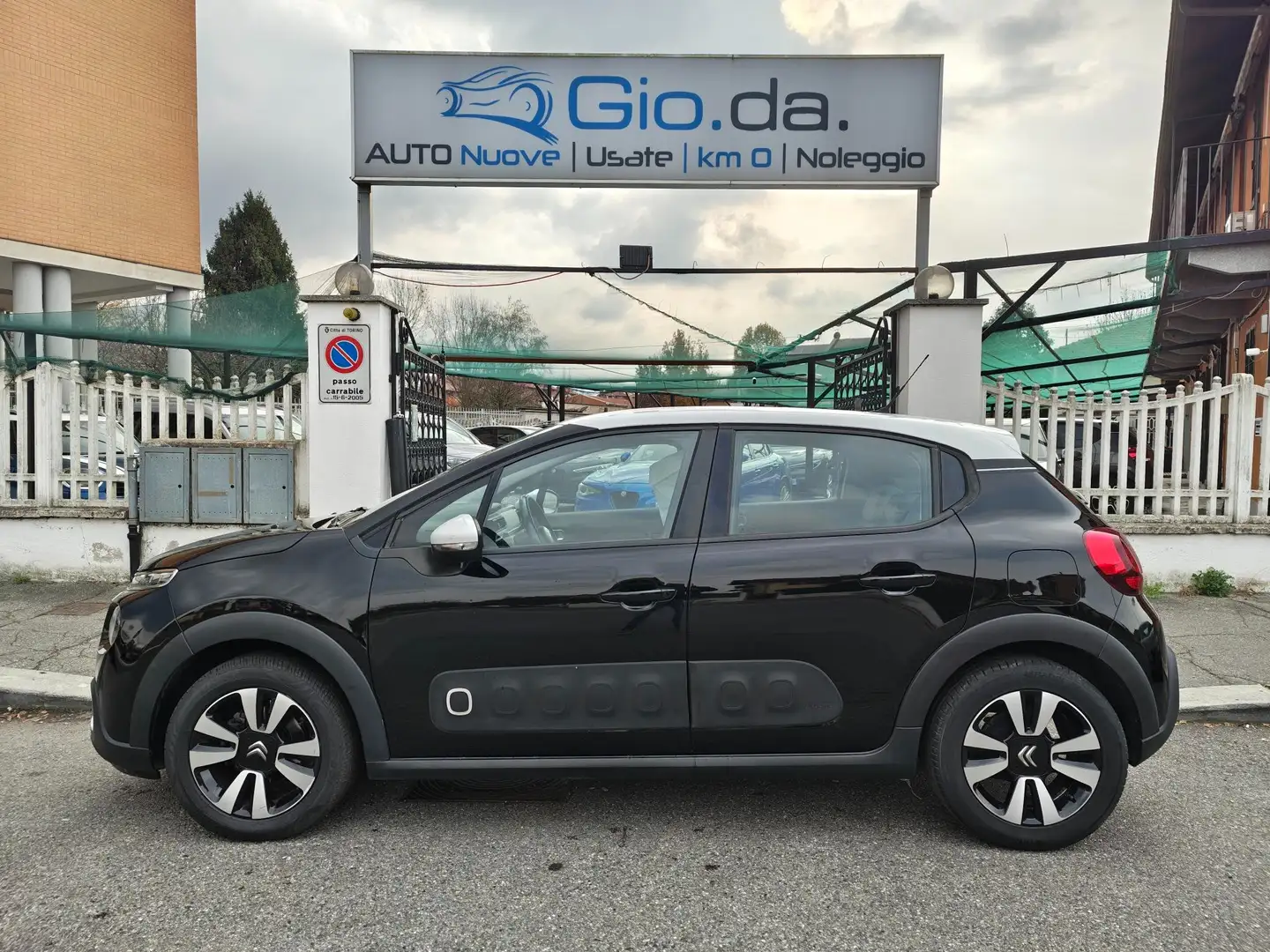 Citroen C3 CITROEN C3 1.2 82CV FEEL KM 54479-2018 Schwarz - 2