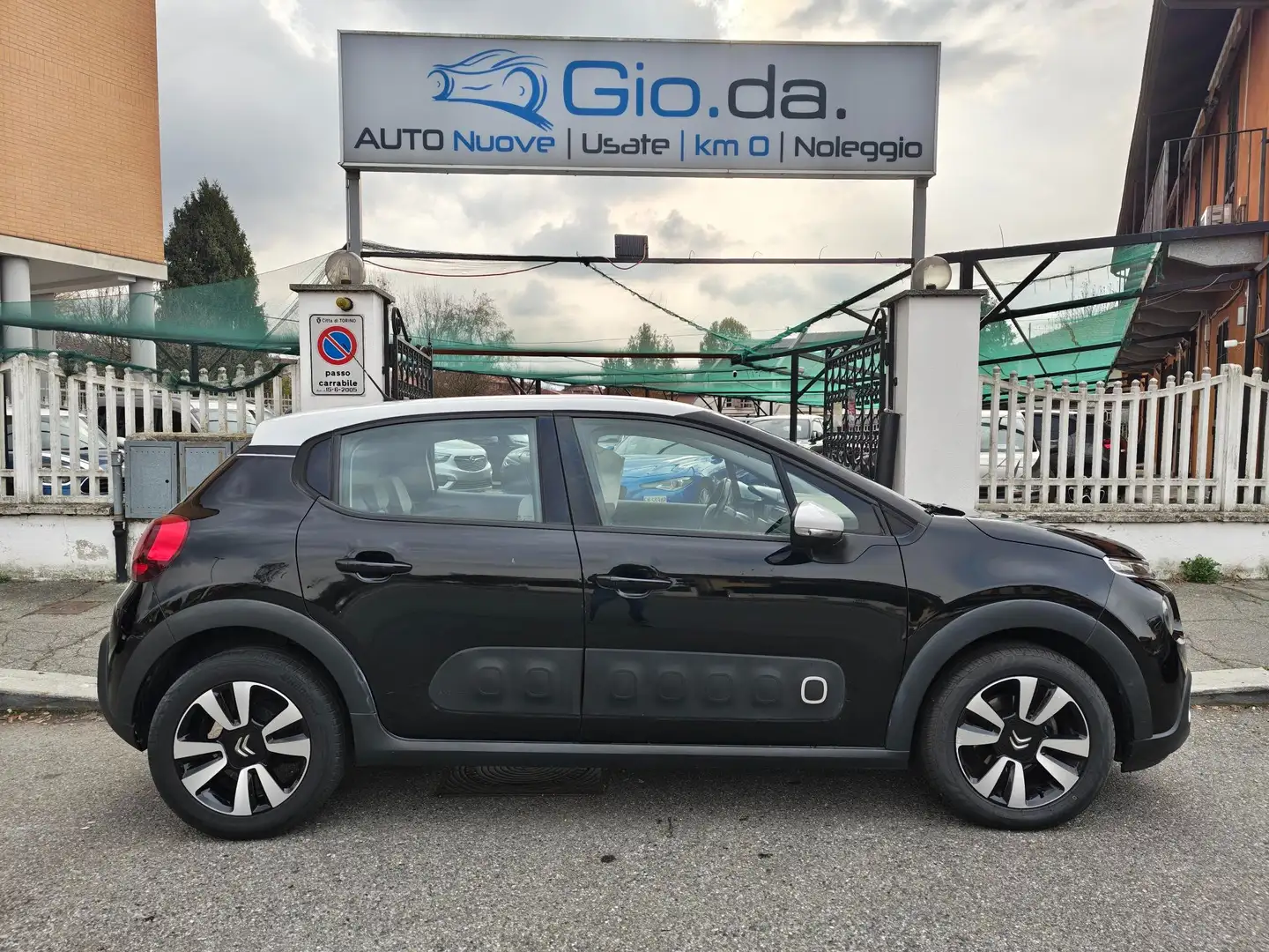 Citroen C3 CITROEN C3 1.2 82CV FEEL KM 54479-2018 Schwarz - 1