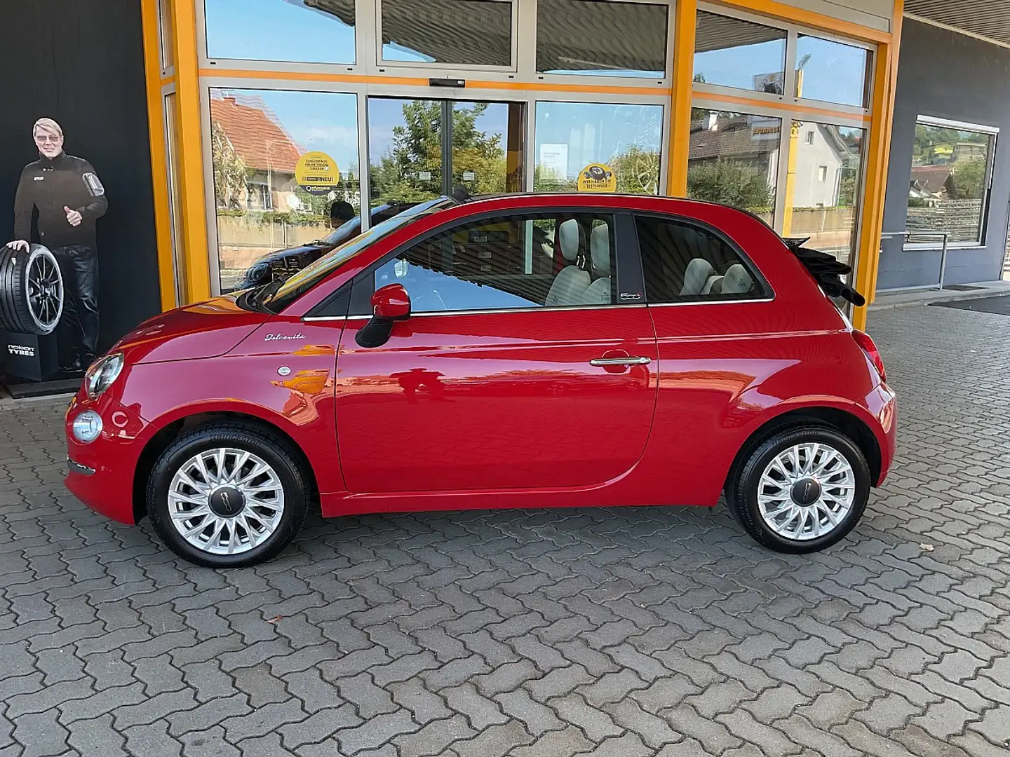 Fiat 500C 1.0 Mild-Hybrid Dolcevita Rot - 2