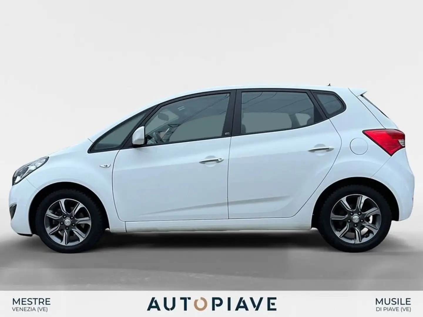 Hyundai iX20 1.6 MPI APP MODE Белый - 2