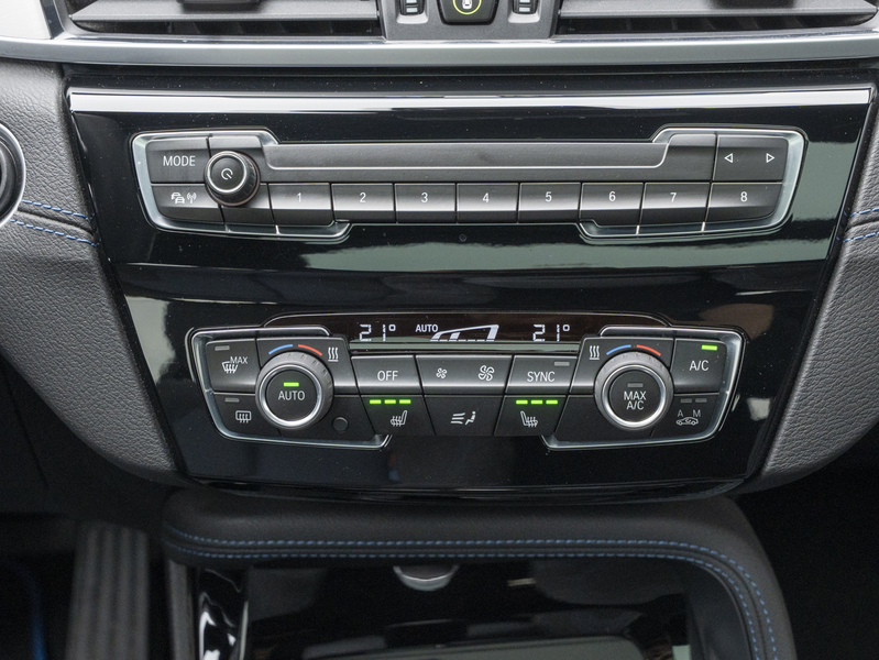 BMW X2 sDrive20i M-Sport +19Z PANO NAVI+ KAMERA HUD — photo 8