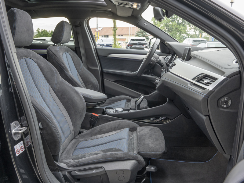 BMW X2 sDrive20i M-Sport +19Z PANO NAVI+ KAMERA HUD — photo 3