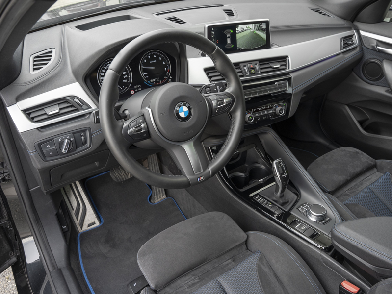 BMW X2 sDrive20i M-Sport +19Z PANO NAVI+ KAMERA HUD — photo 6
