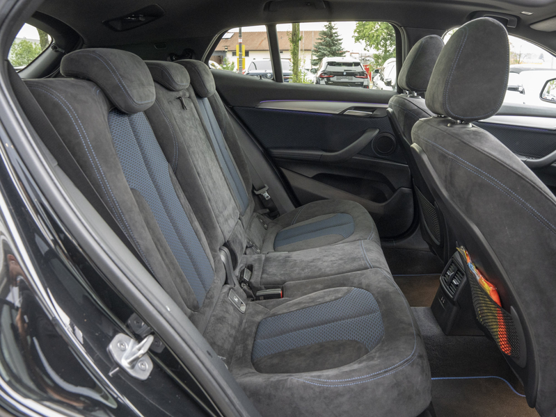 BMW X2 sDrive20i M-Sport +19Z PANO NAVI+ KAMERA HUD — photo 4