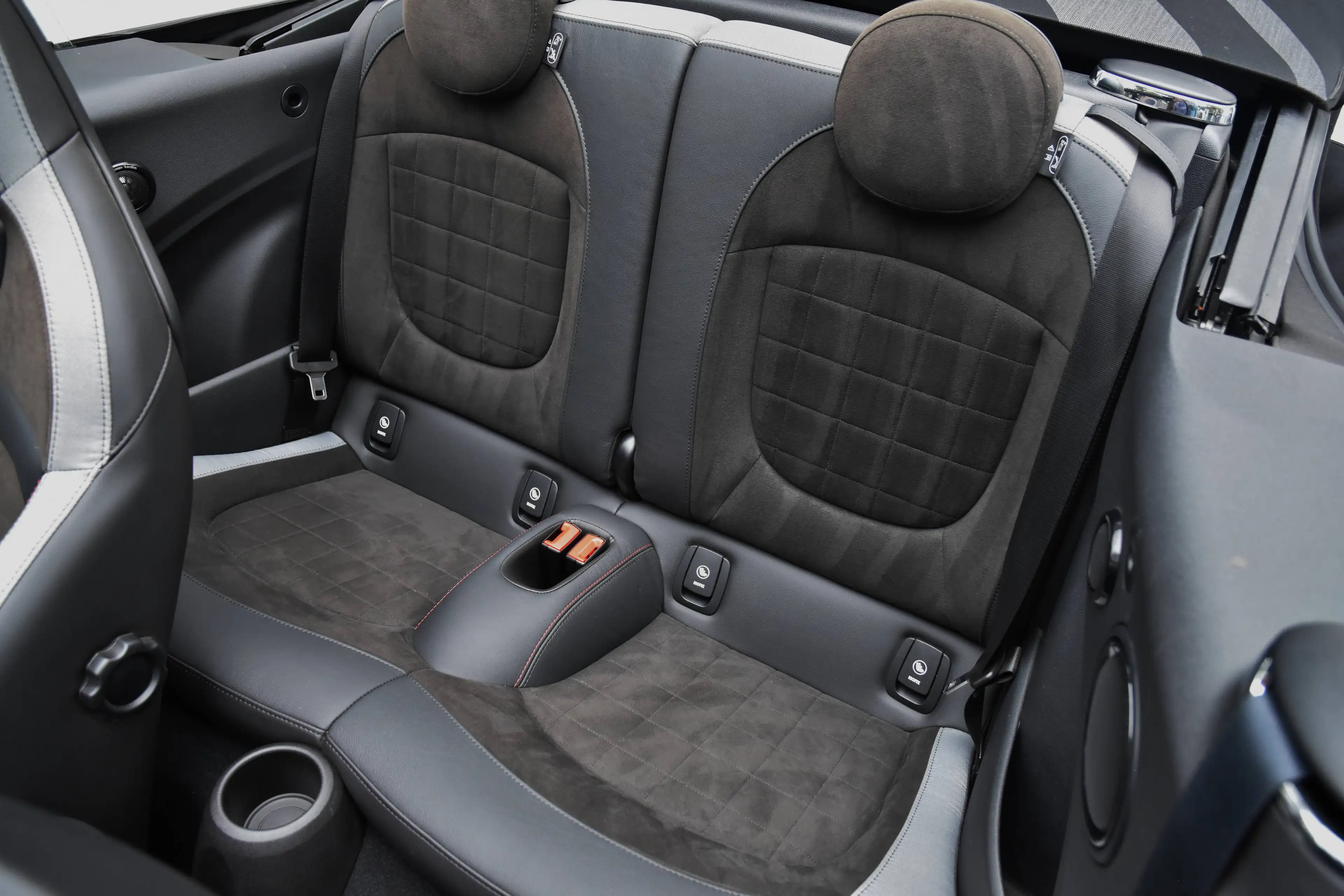 MINI John Cooper Works Cabrio 2.0 ***HK SOUND / CAMERA / KEYLESS ACCESS / HEAD-UP *** — photo 12