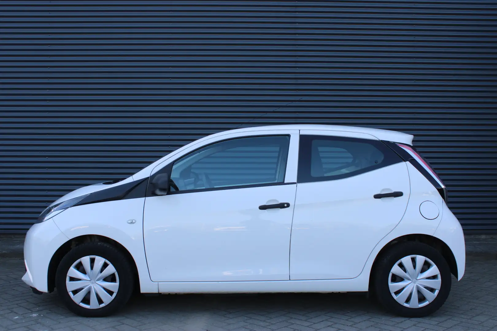 Toyota Aygo 1.0 VVT-i x-fun Blanc - 2